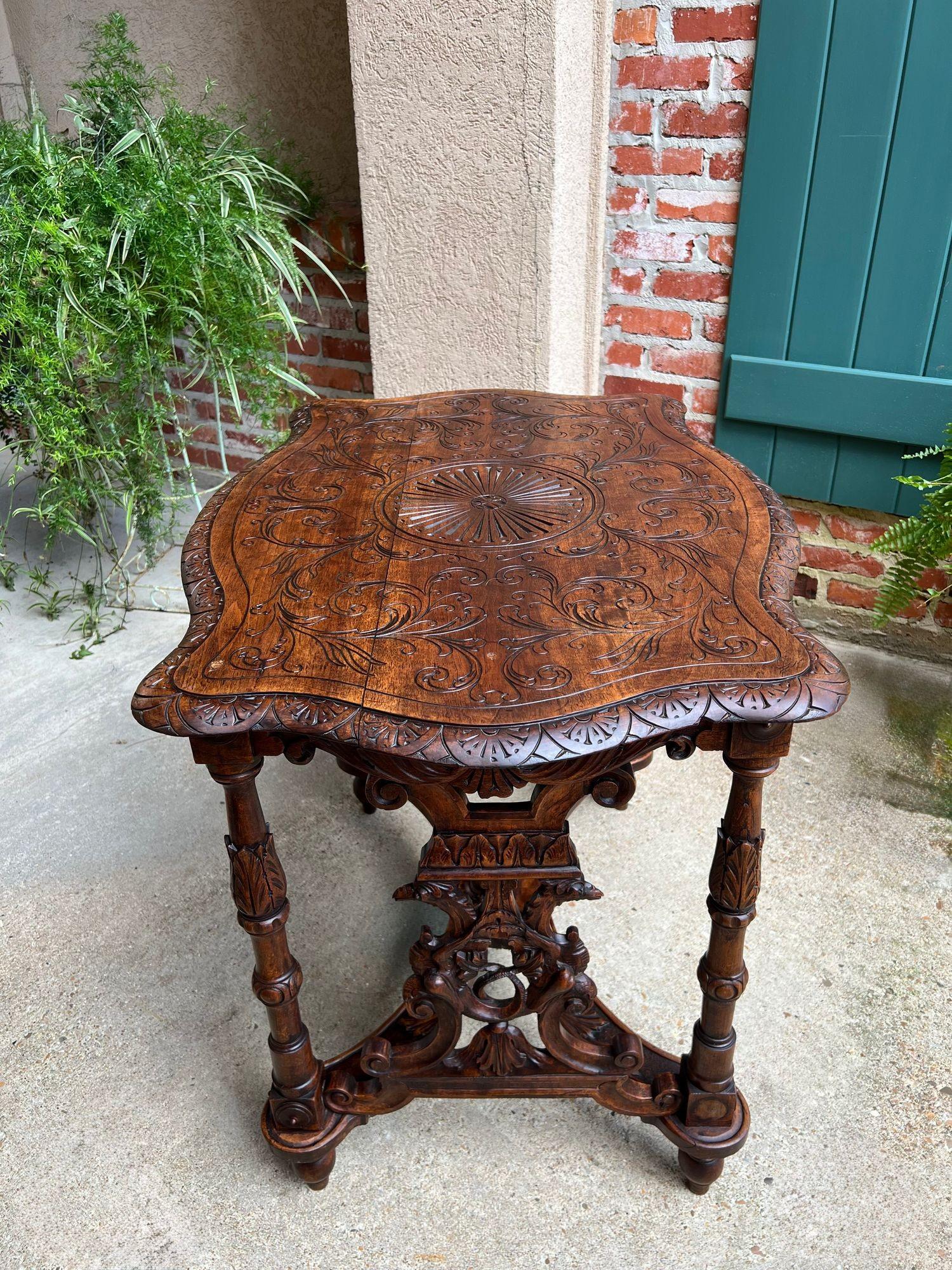 Antique French Sofa Hall Tisch geschnitzt Oak Renaissance Revival Cherub End Tabelle im Angebot 9