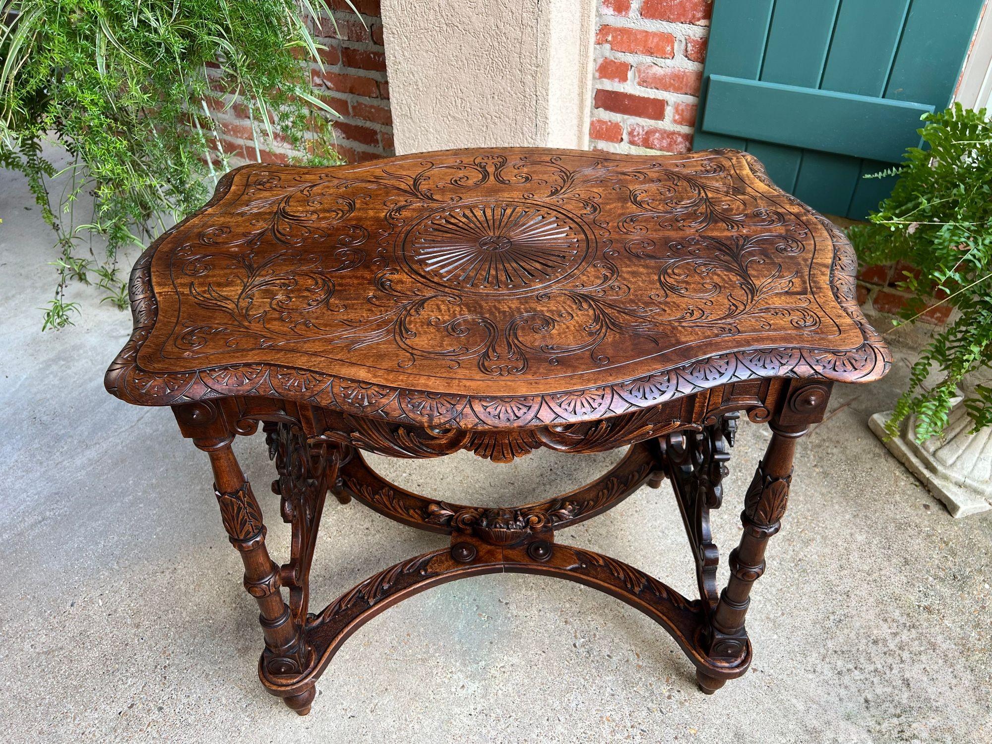 Antique French Sofa Hall Tisch geschnitzt Oak Renaissance Revival Cherub End Tabelle (Eichenholz) im Angebot