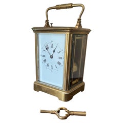 Antiguo Reloj de Carruaje Francés, Latón, c.1900, Elegante Diseño Romano