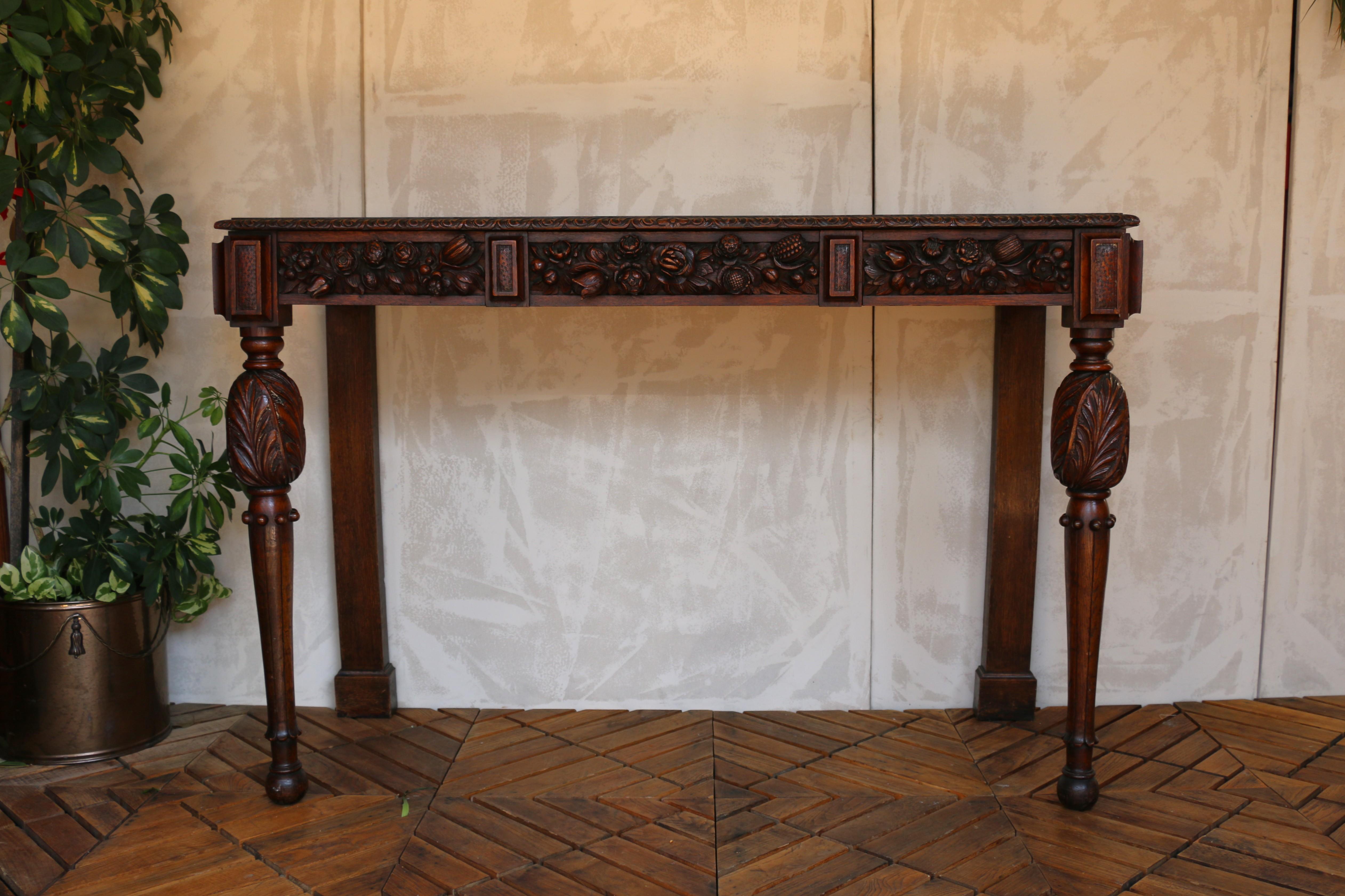 Antique French Solid Oak Console Table, Circa Early 20th Century en vente 11