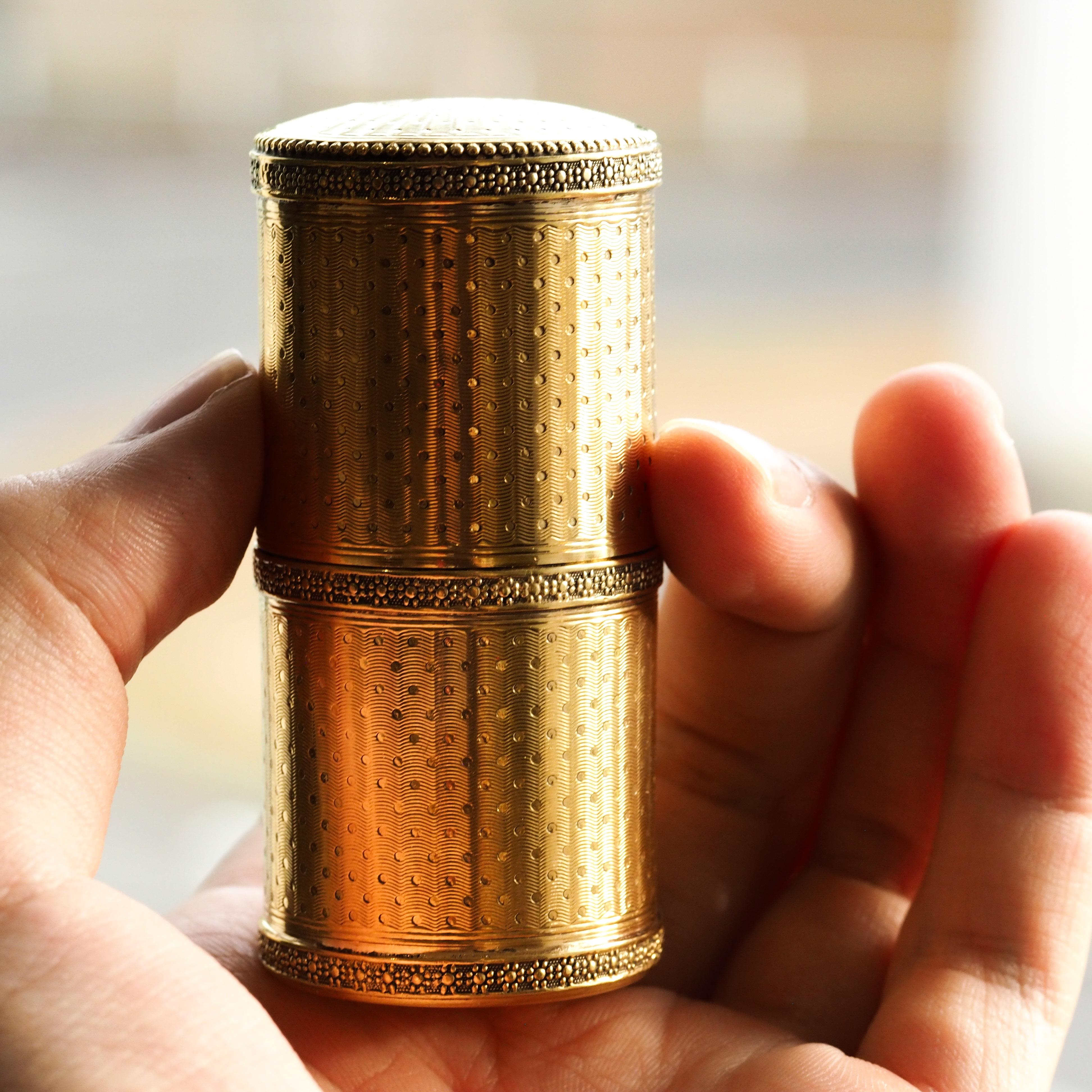 Antique French Solid Silver Gilt Box Cylindrical Etui, Engine Turned Guilloche D For Sale 5