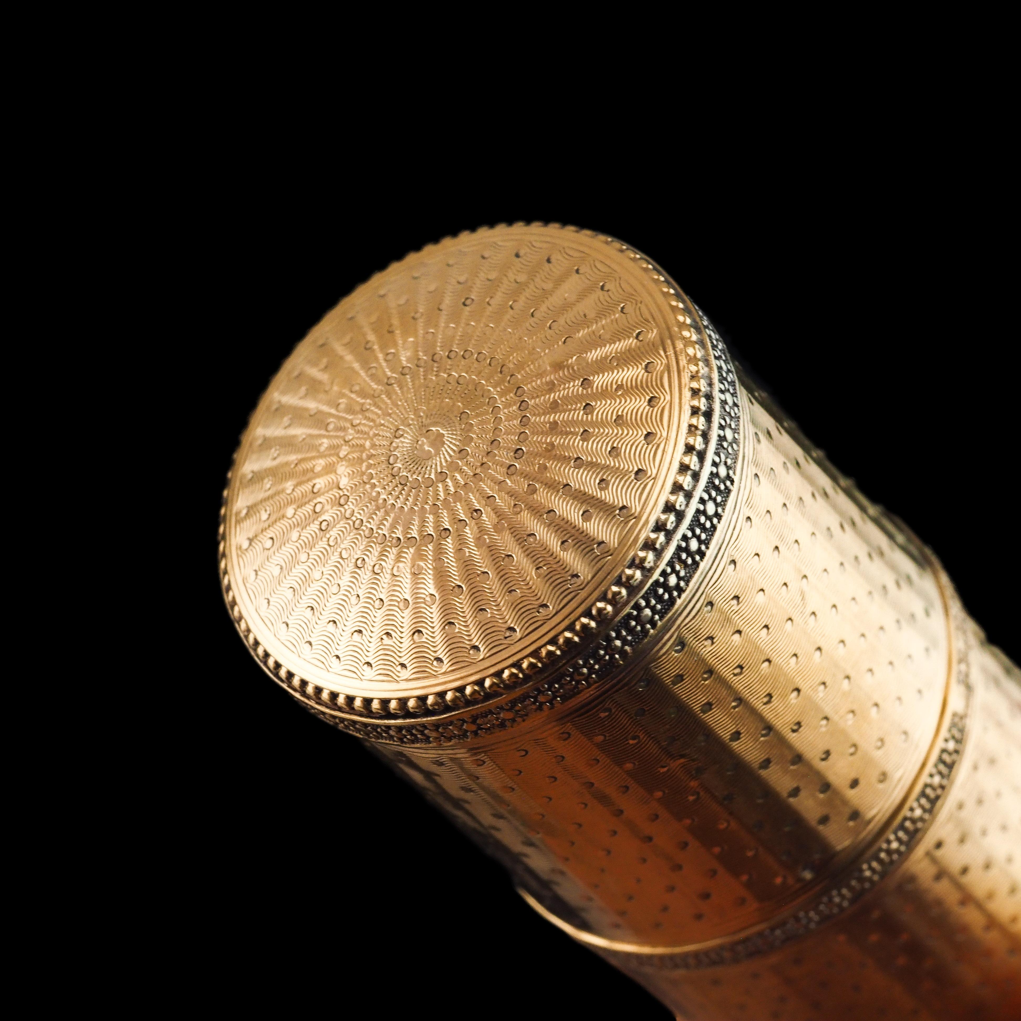 Antique French Solid Silver Gilt Box Cylindrical Etui, Engine Turned Guilloche D For Sale 11