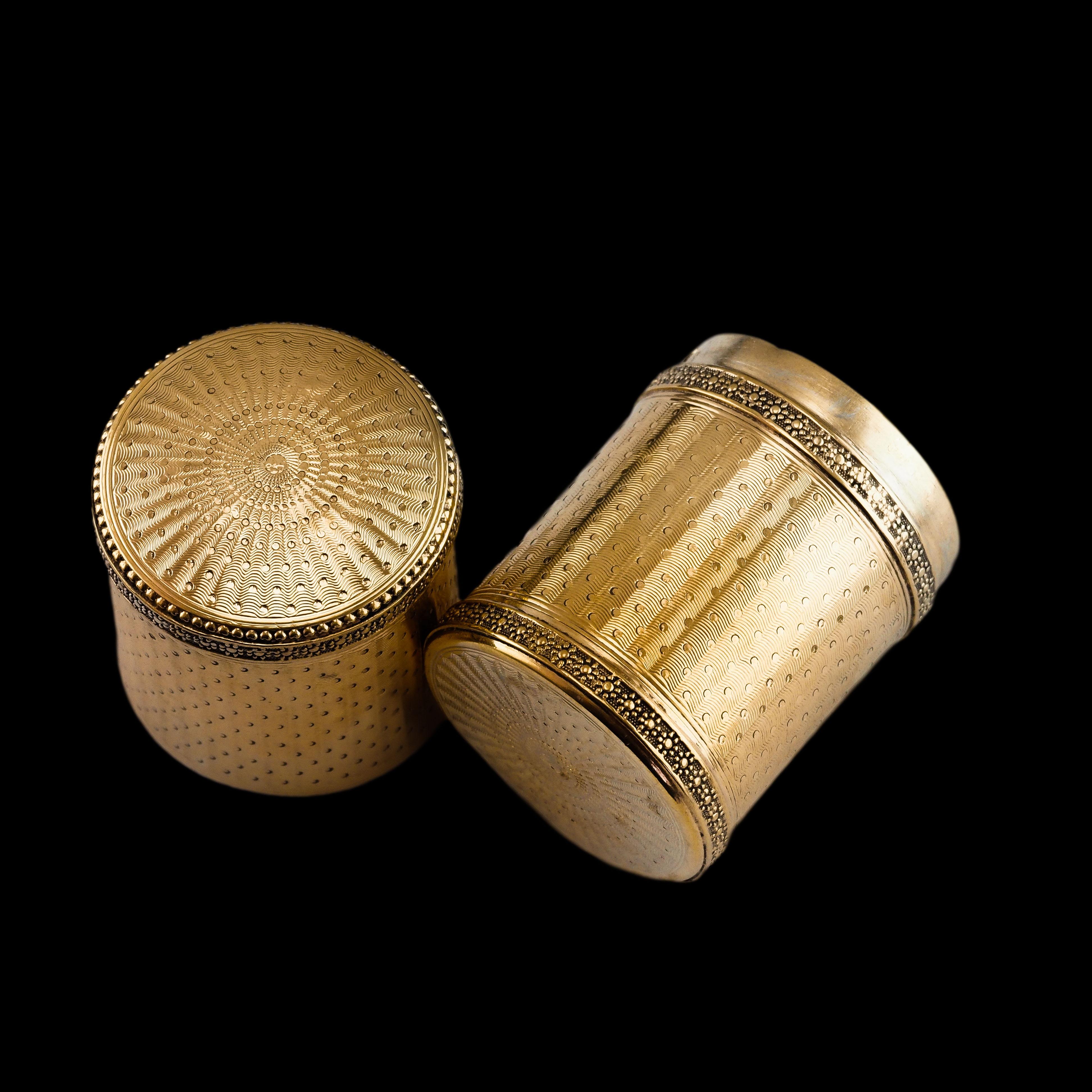 Antique French Solid Silver Gilt Box Cylindrical Etui, Engine Turned Guilloche D For Sale 14