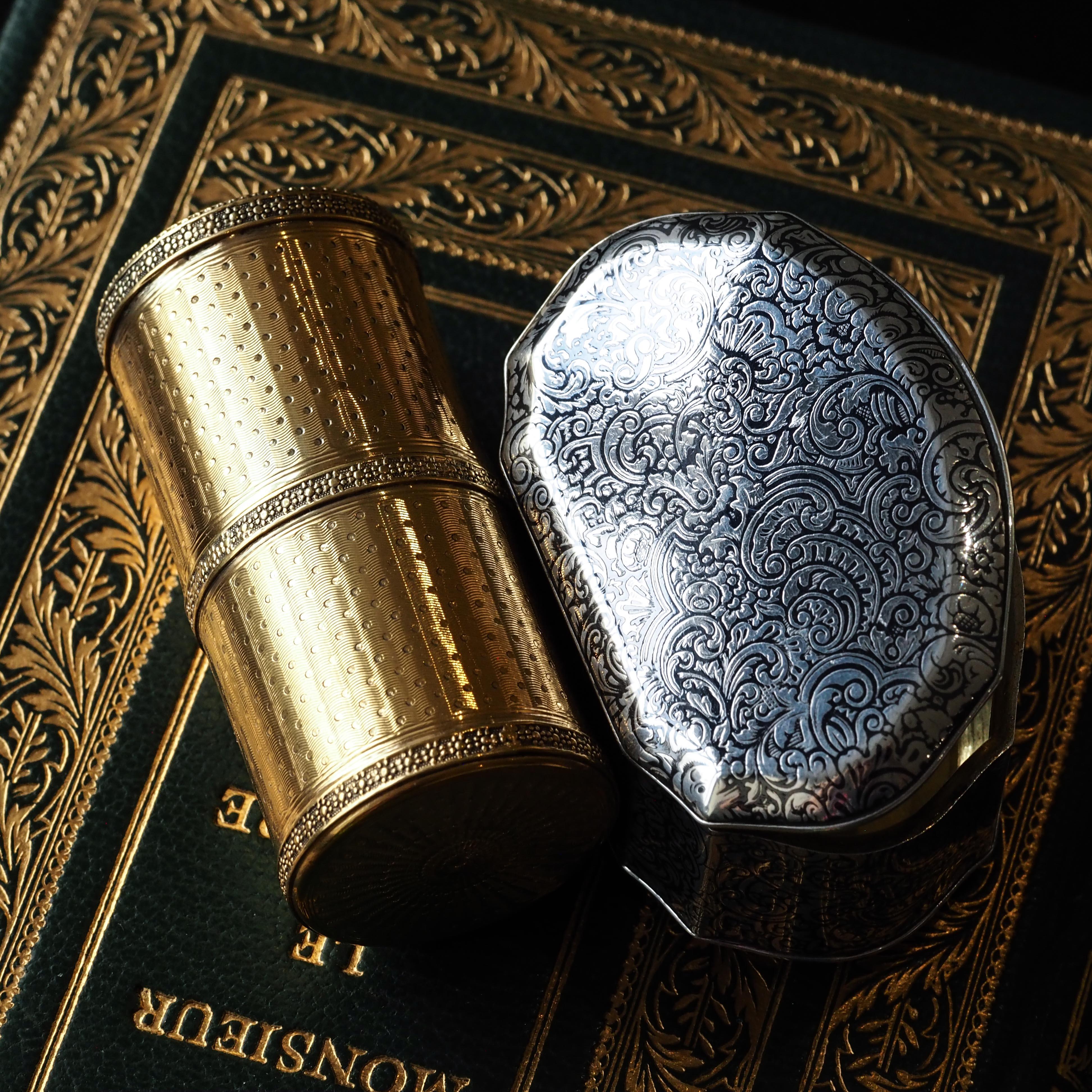 Antique French Solid Silver Gilt Box Cylindrical Etui, Engine Turned Guilloche D For Sale 3