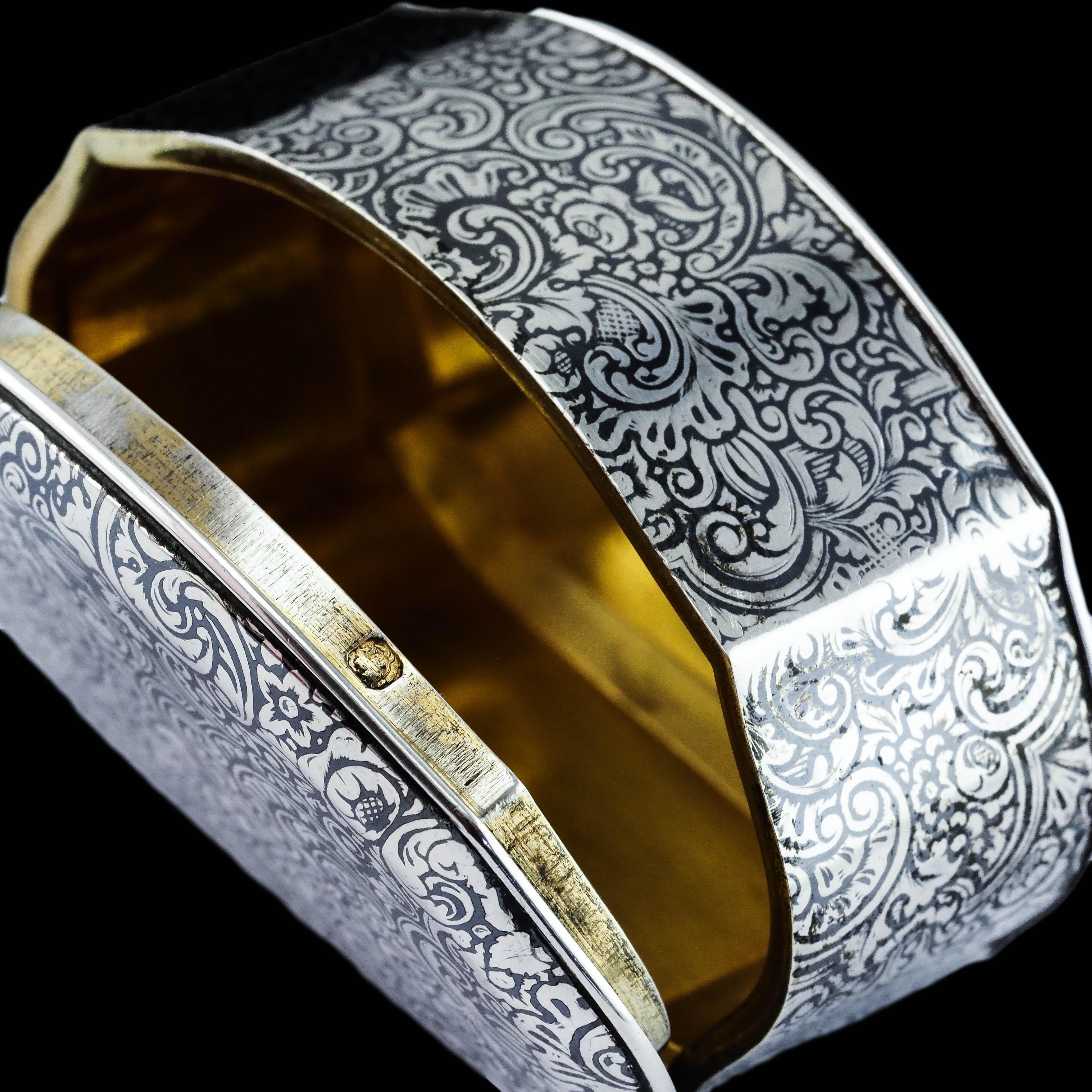 Antique French Solid Silver Niello Table Snuff Box - c.1880 For Sale 9