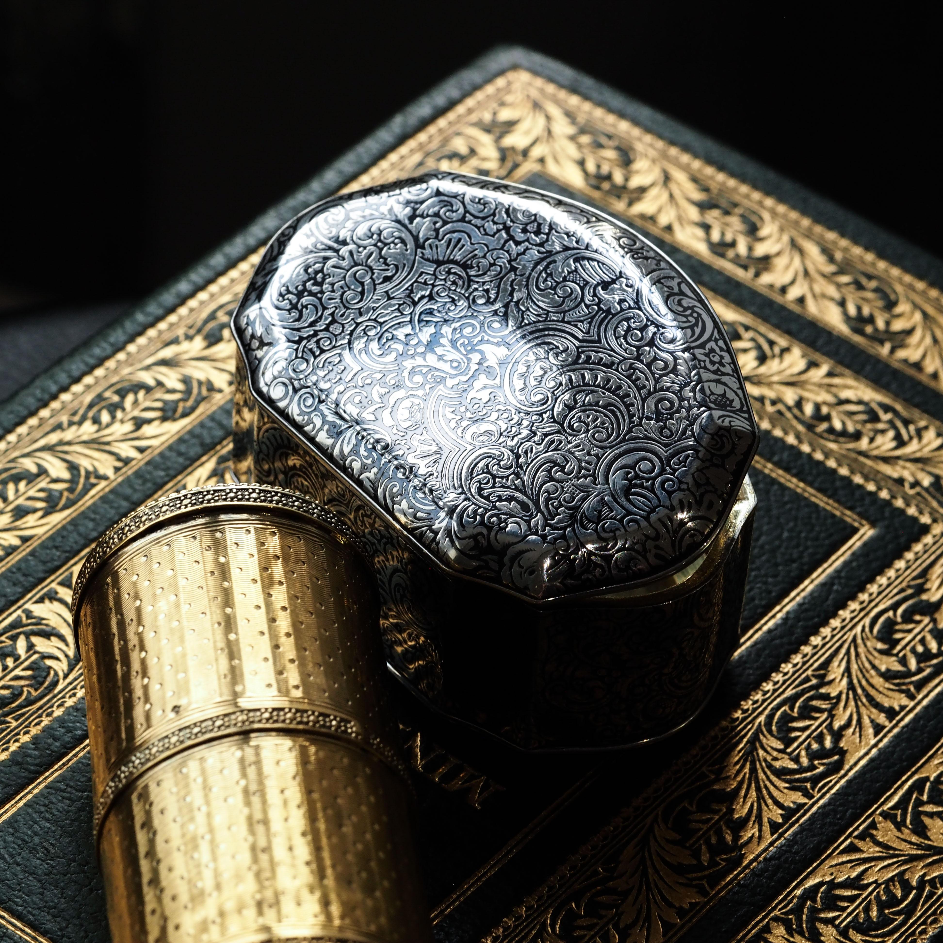 Antique French Solid Silver Niello Table Snuff Box - c.1880 For Sale 3