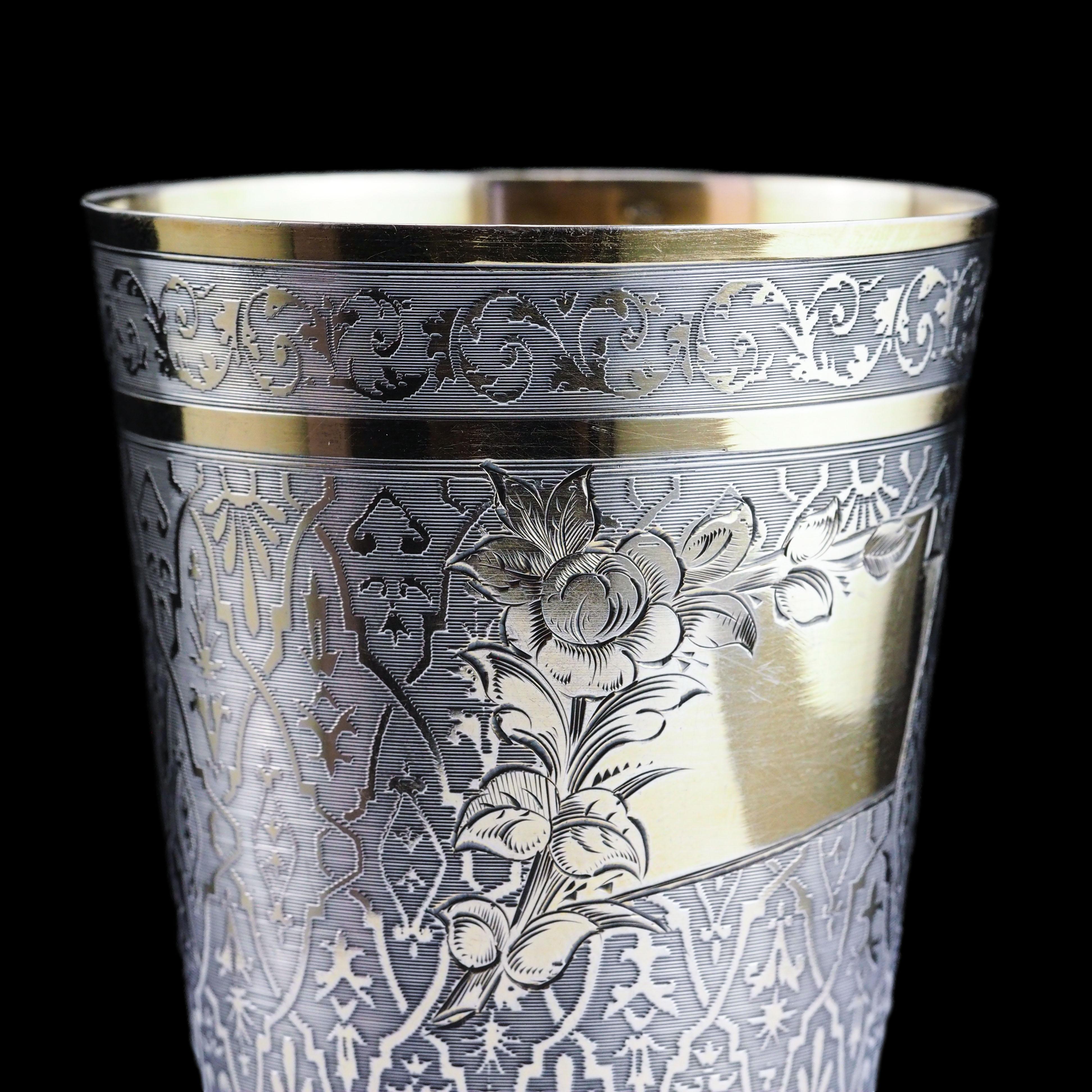 Antique French Solid Silver Parcel Gilt Beaker Cup Engine Turned Engraved 19th c en venta 7