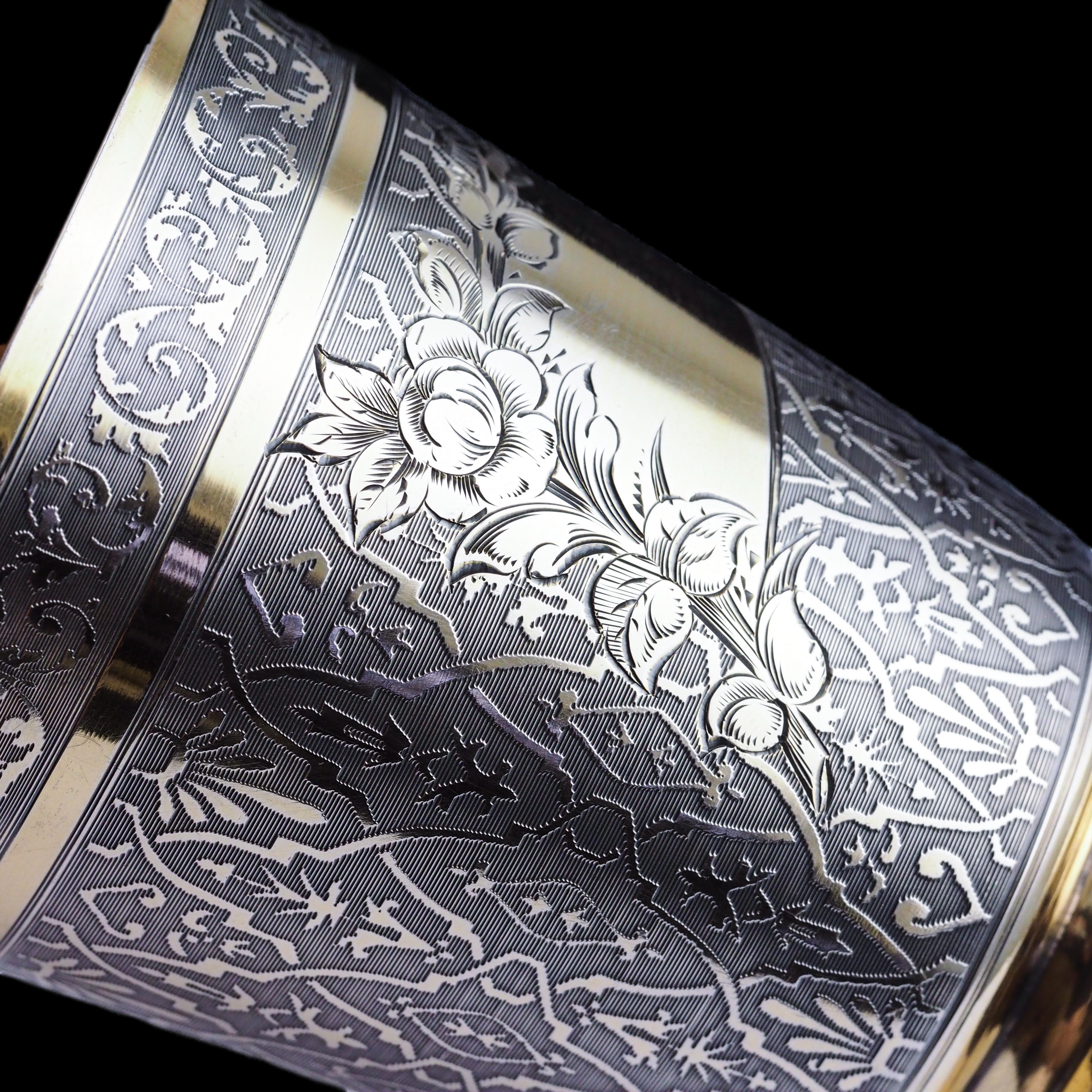 Antique French Solid Silver Parcel Gilt Beaker Cup Engine Turned Engraved 19th c en venta 10
