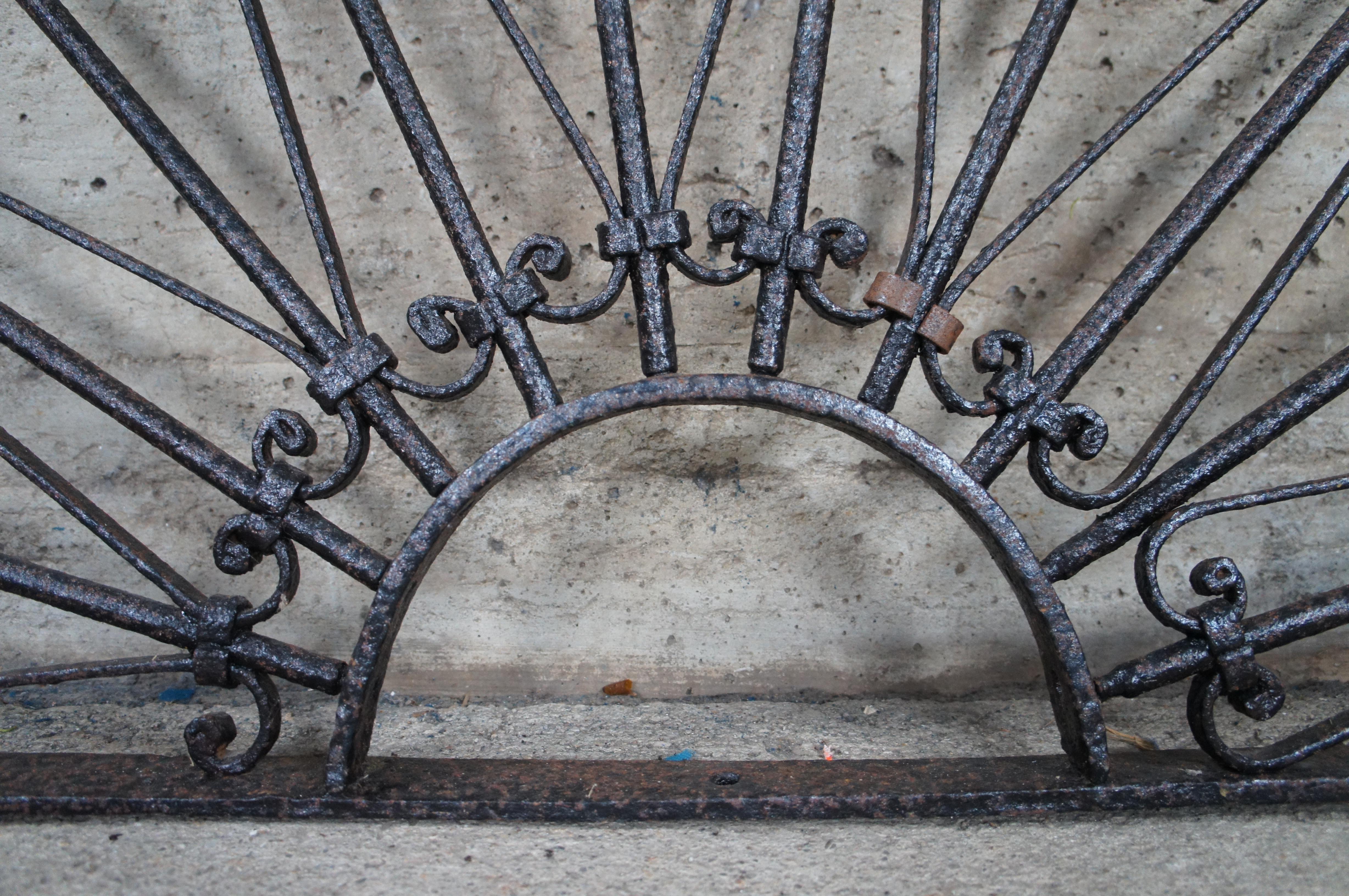 XX secolo Antique French Spanish Wrought Iron Arched Architectural Palladium Transom 59