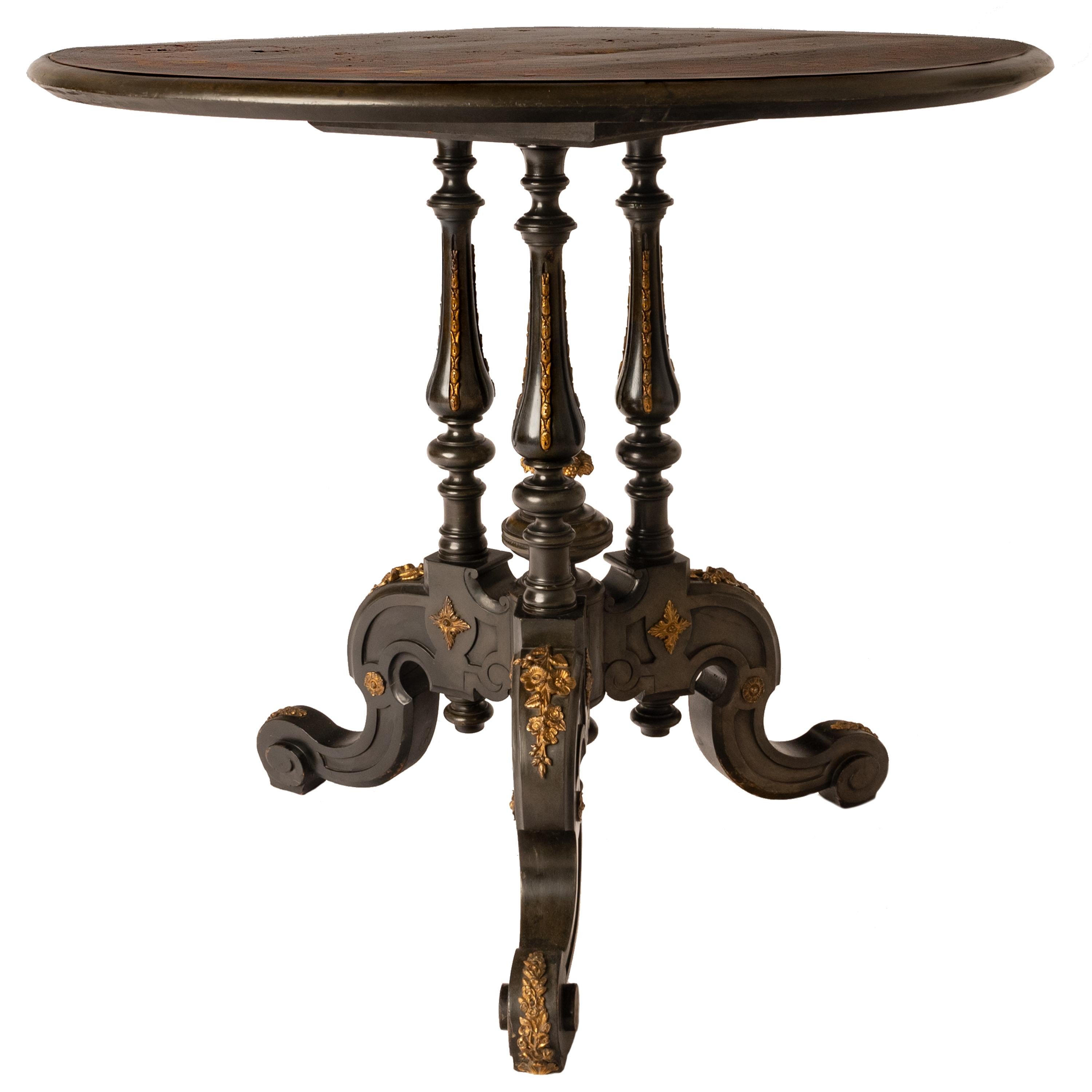 Ancienne table ronde à plateau basculant en bois de marqueterie Louis XV et ornementation de bronze, 1870 en vente 1