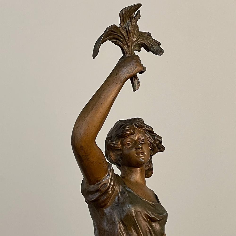Statue française ancienne en acier inoxydable d'une jeune fille par Rullony en vente 1