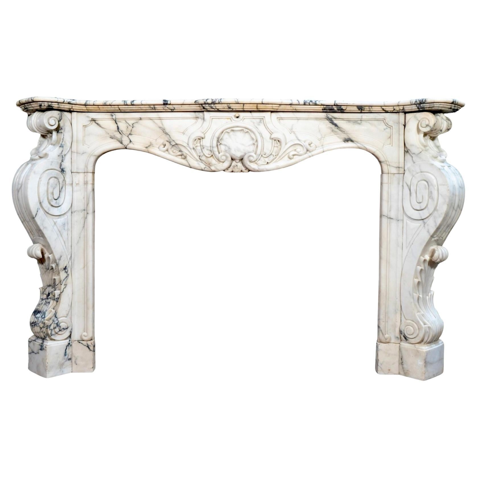 Antique French Mantel de Mármol Statuario
