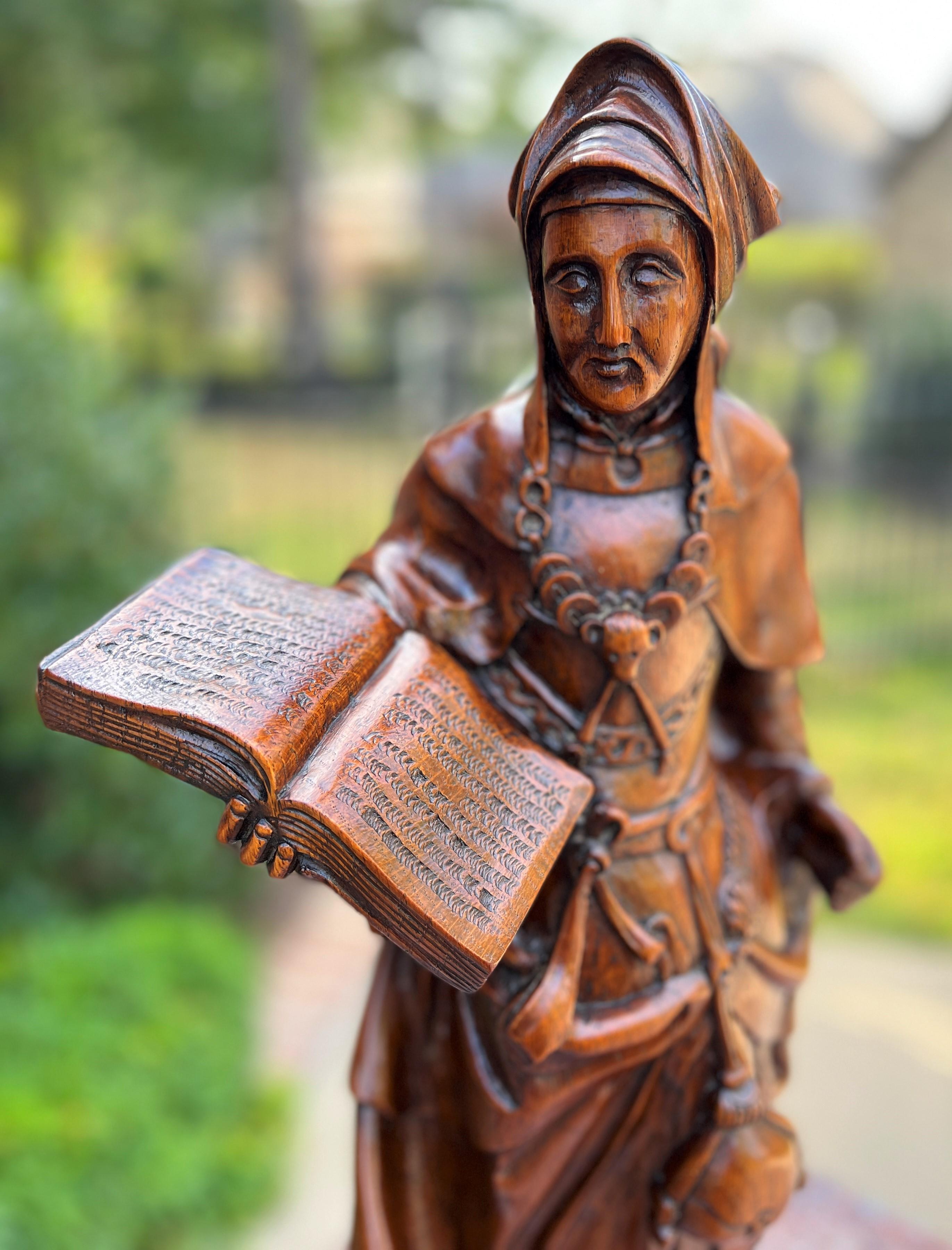 Antike franzsische Statue-Figur der Heiligen Dame, Skulptur, Buchbibel, geschnitzte Eiche, 23,5 T im Angebot 3