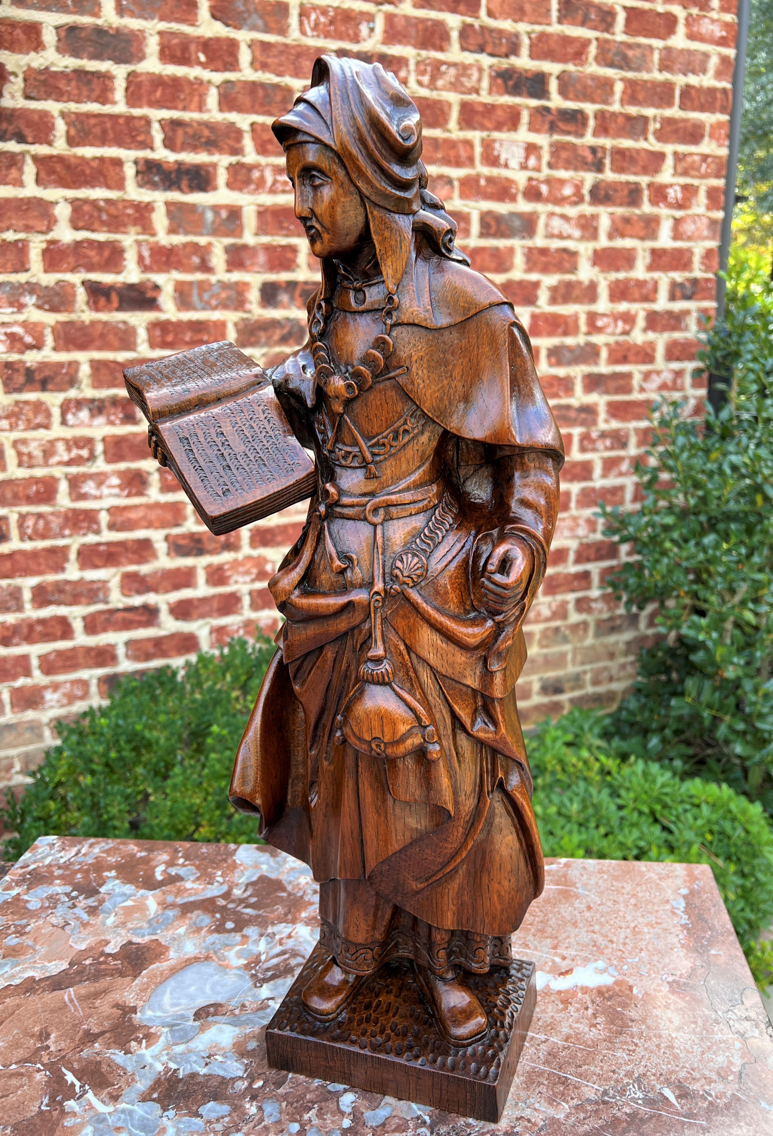 Ancienne statue franaise sculpte de la Sainte-Dame en chne sculpt Livre Bible 23.5 T en vente 6