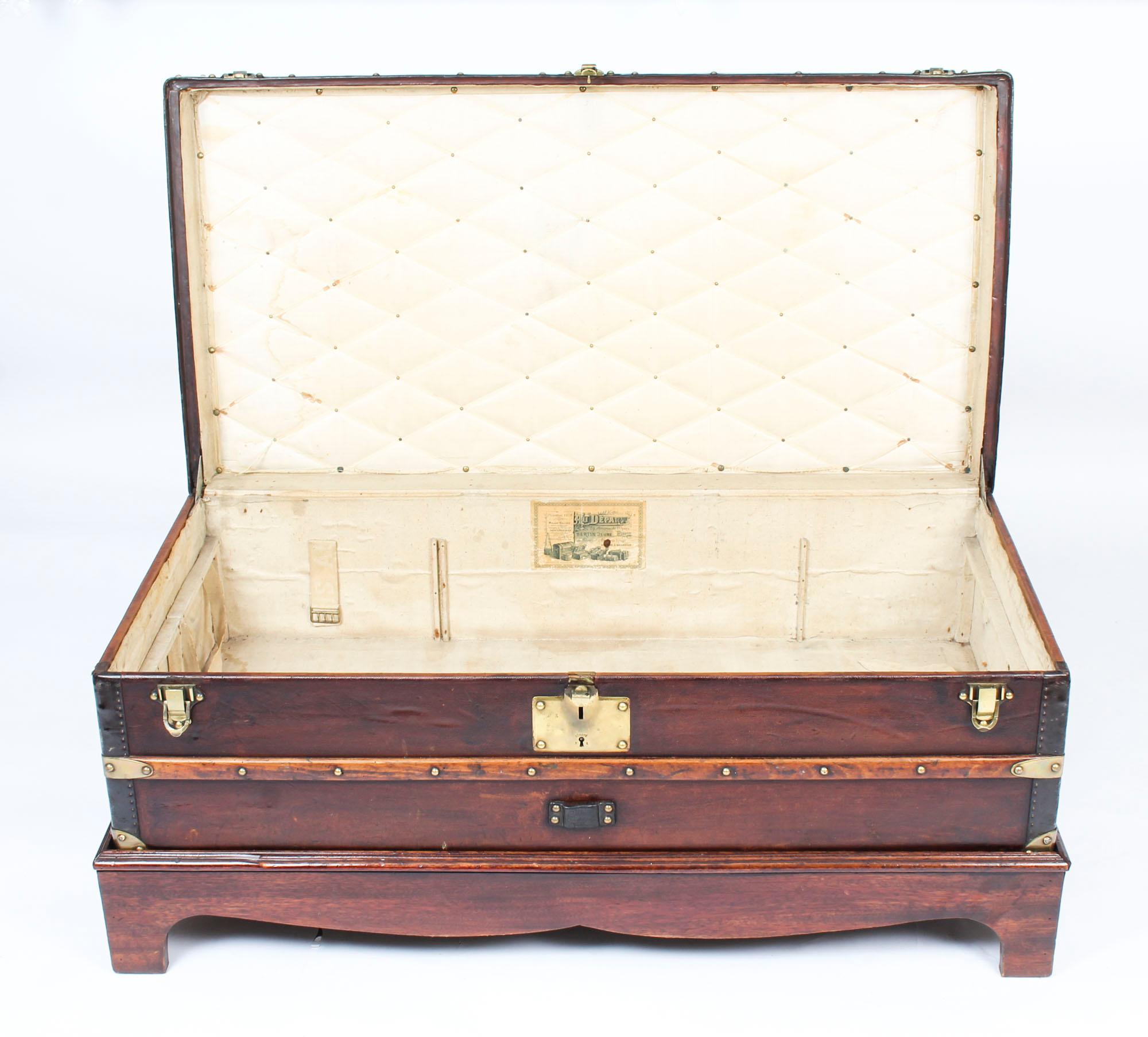 steamer trunk coffee table