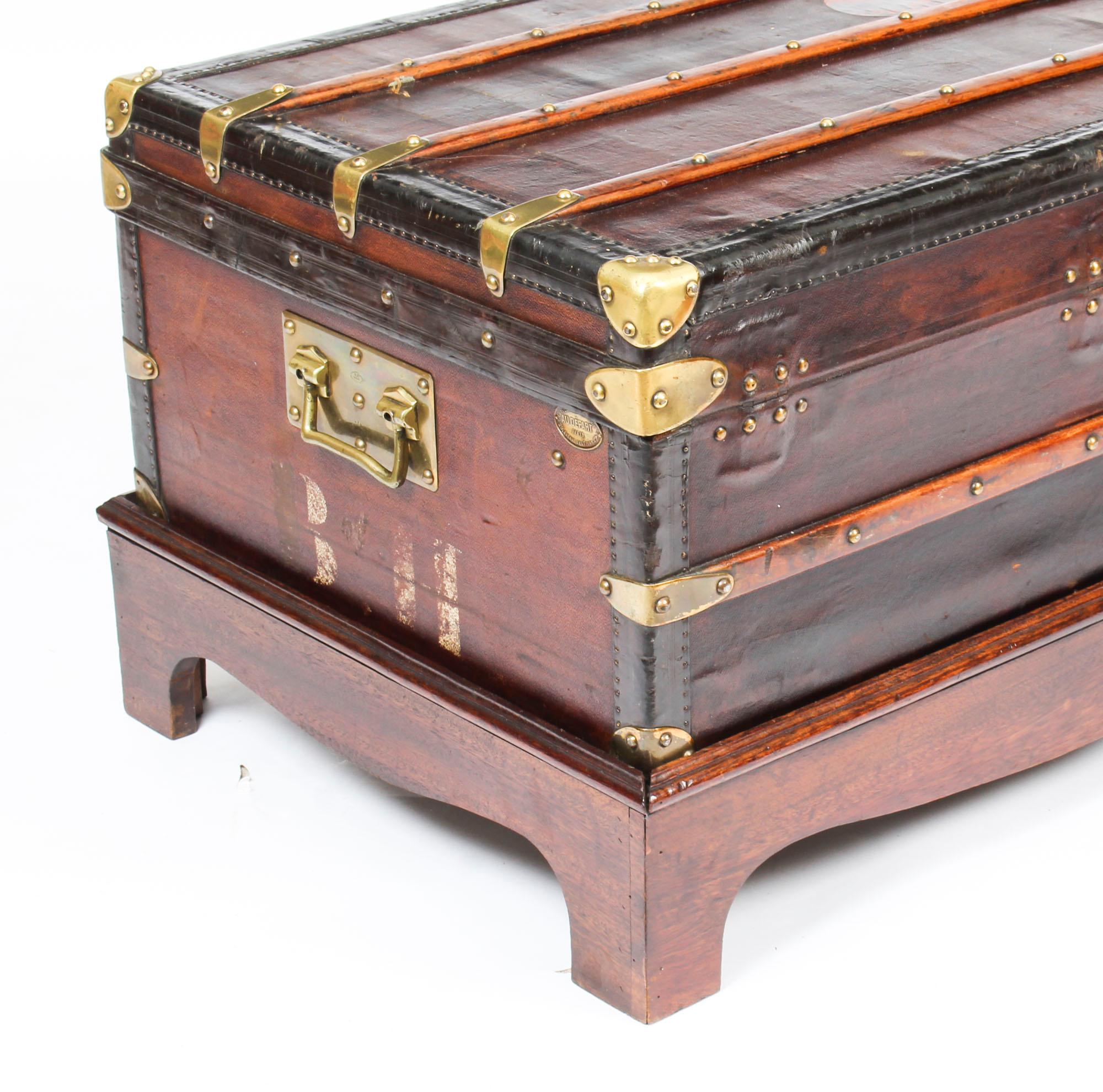 Antique French Steamer Trunk / Coffee Table by Au Départ, 19th Century 2