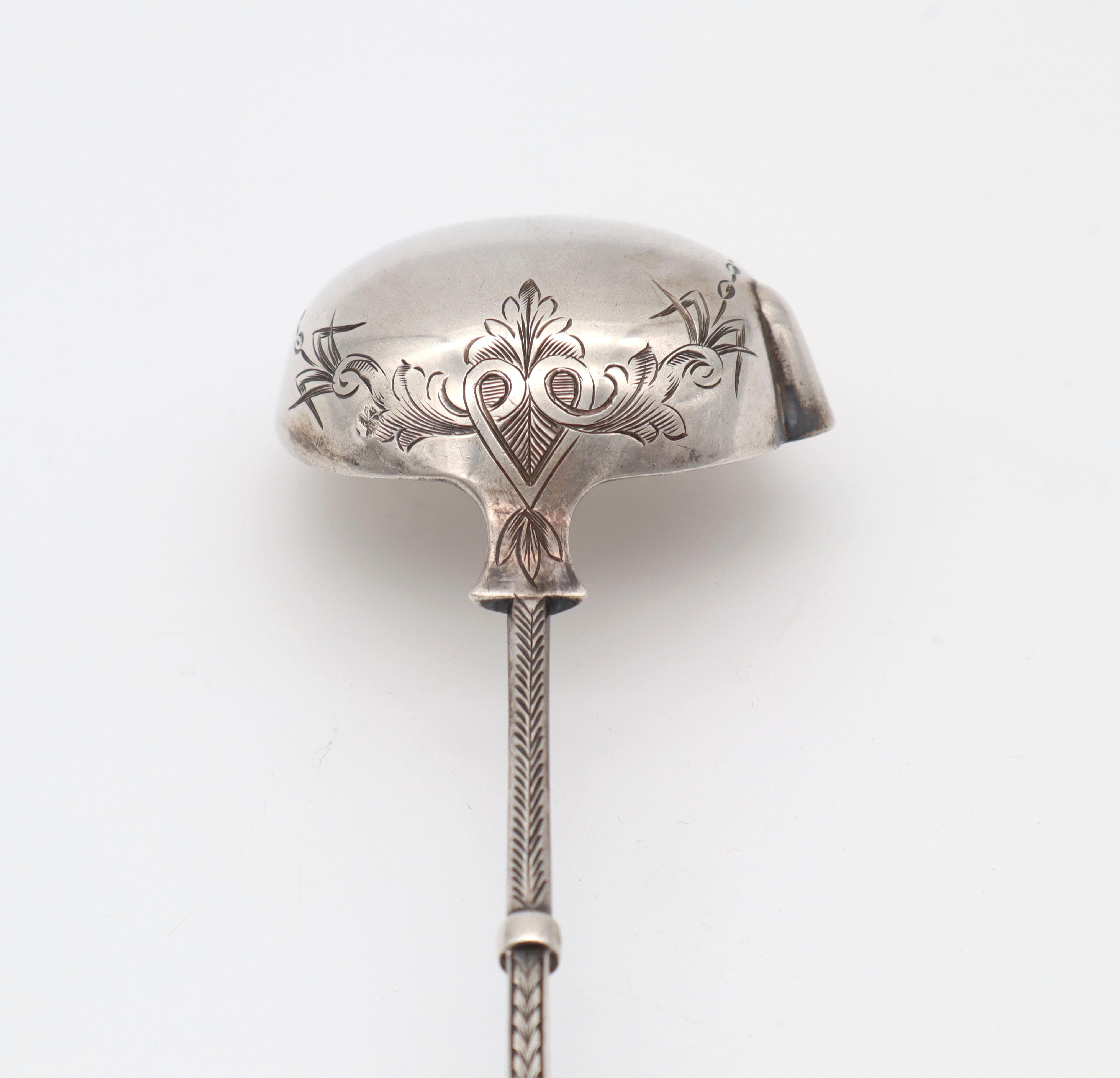 Exquisite large sterling silver souce or bowl ladle, sterling handle.
Excellent condition, stamped with the Minerva Hallmark and the Makers initials LP.
Solid and heavy piece ( 97 gr.). High Quality work of a French Secound Empire silversmith.