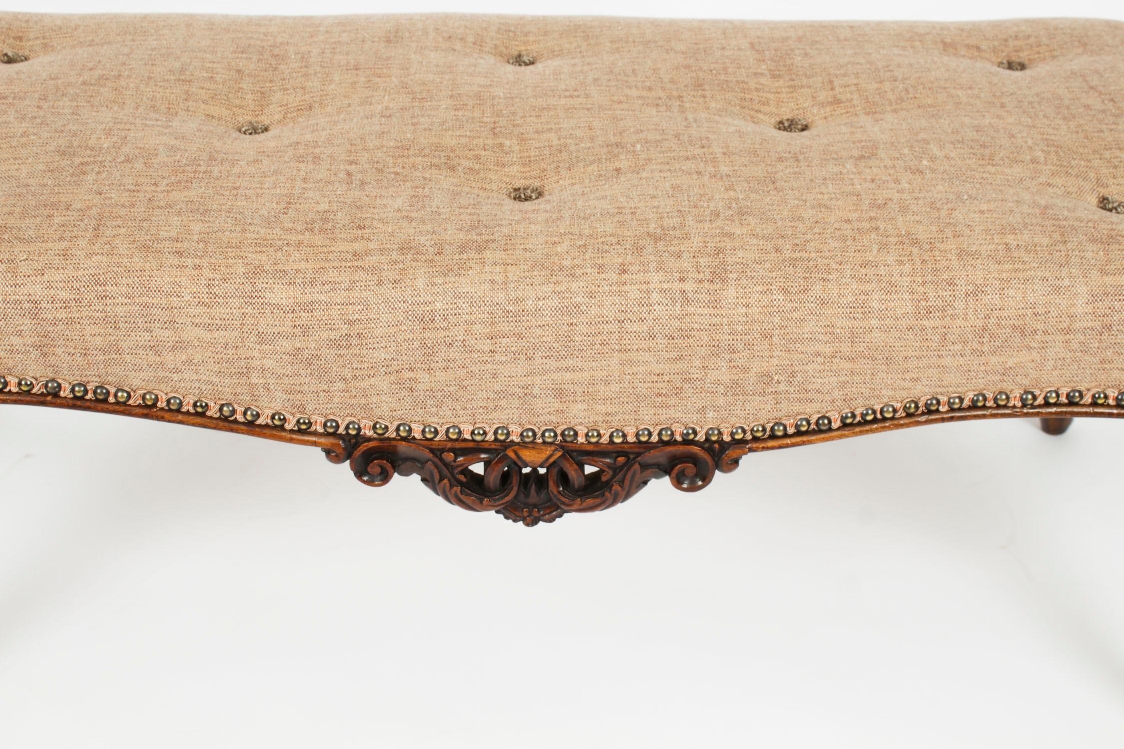 Français Ancienne table basse ottomane française avec assise fenêtre 19ème siècle en vente