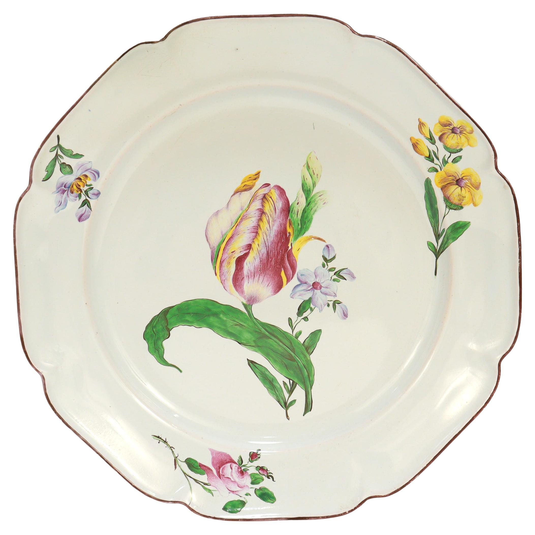 Antique French Straßburg Fayence Floral Teller im Angebot