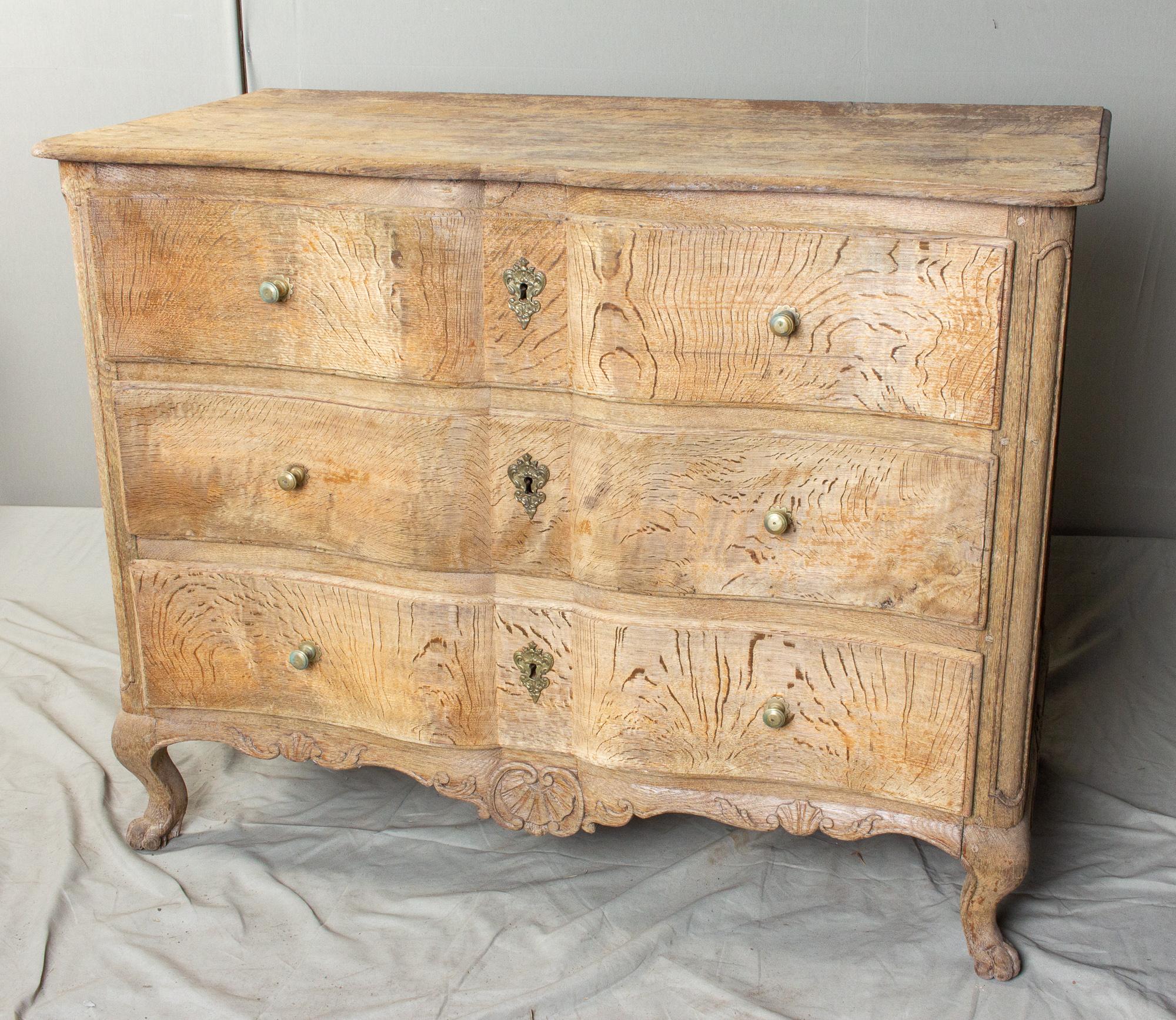 Antique French Stripped Oak Curved-Front Three-Drawer Commode In Good Condition In Houston, TX