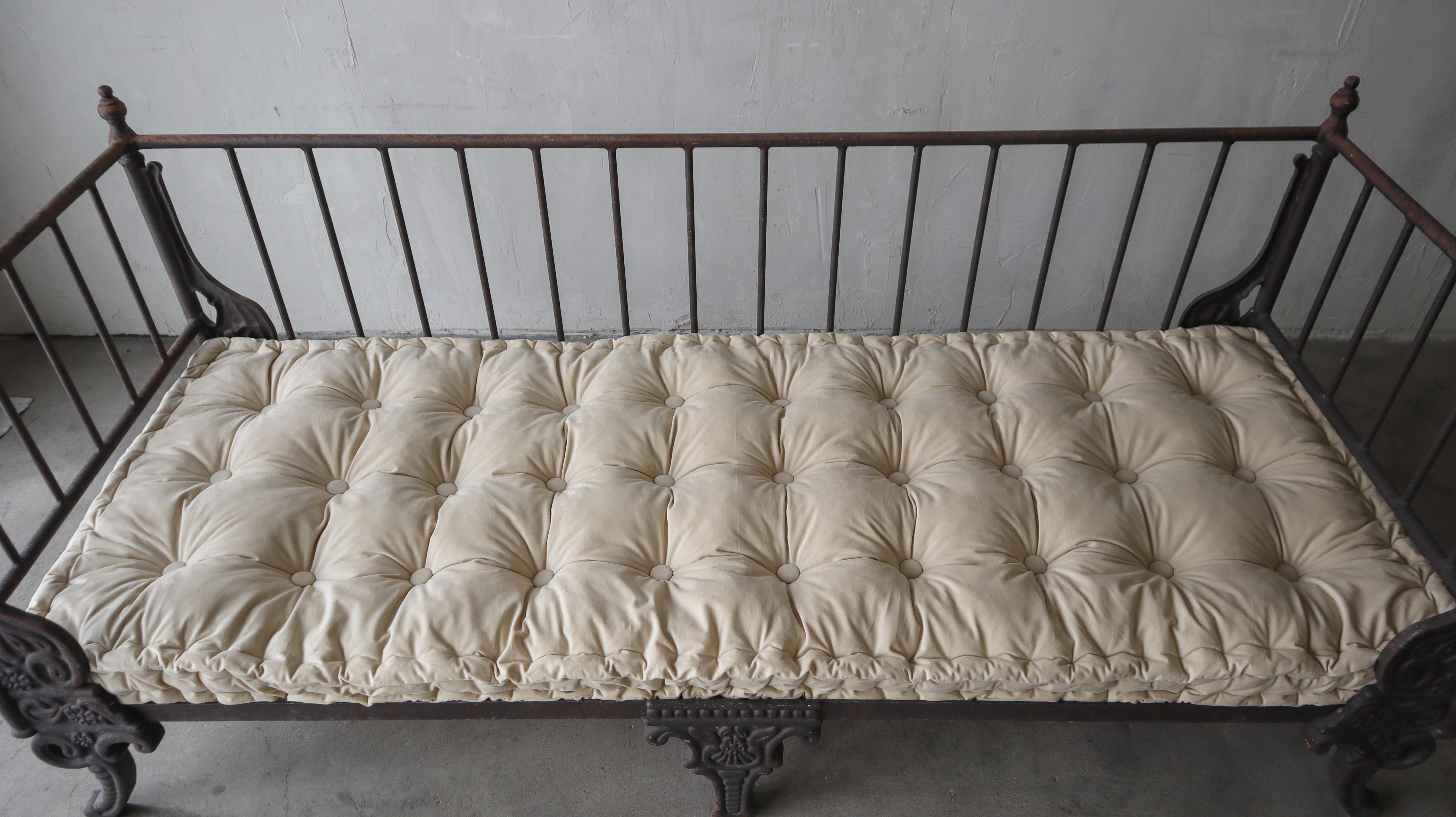 Antique French Style Aged Cast Metal Daybed Bench For Sale 7