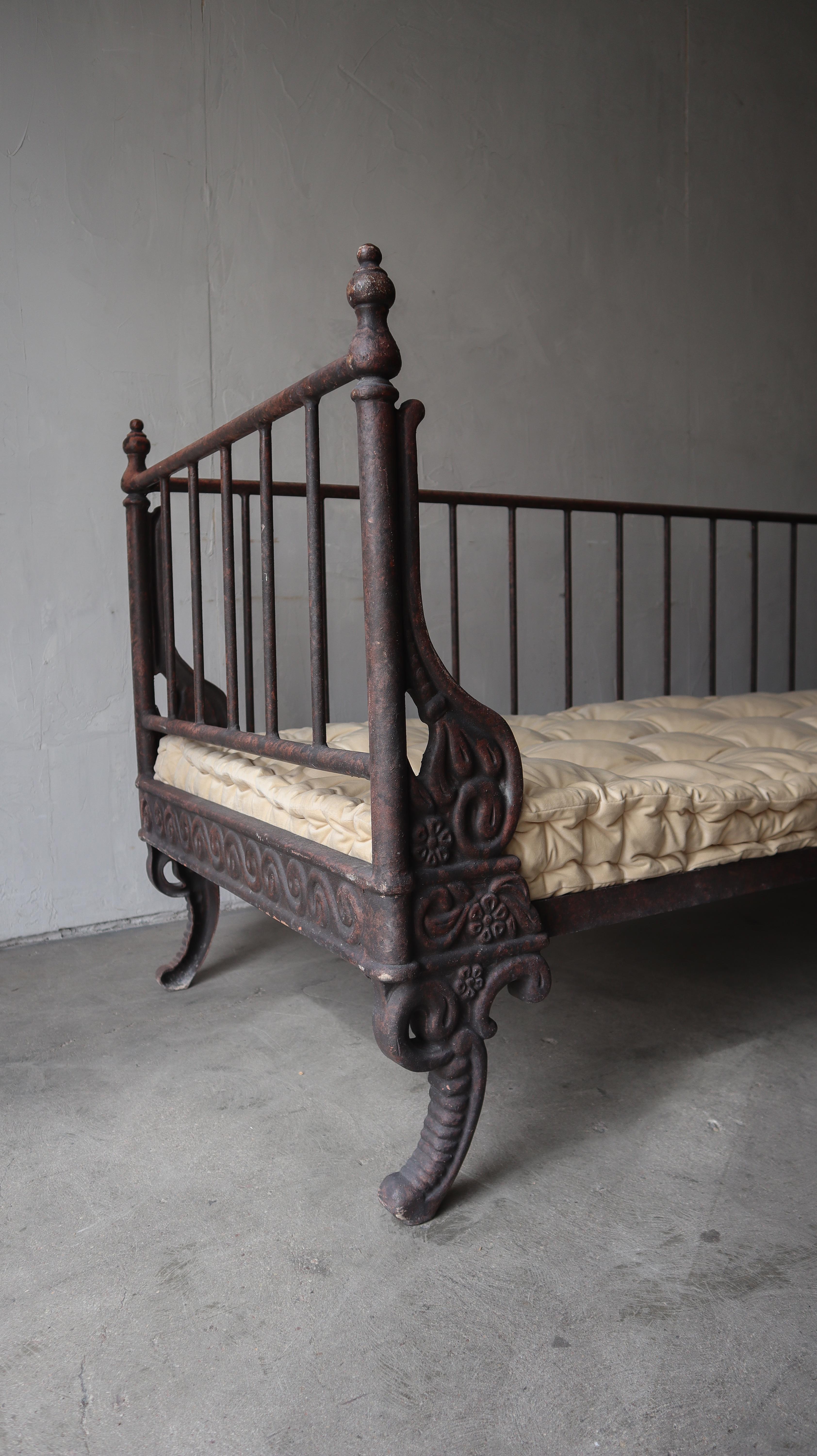 Antique French Style Aged Cast Metal Daybed Bench For Sale 2