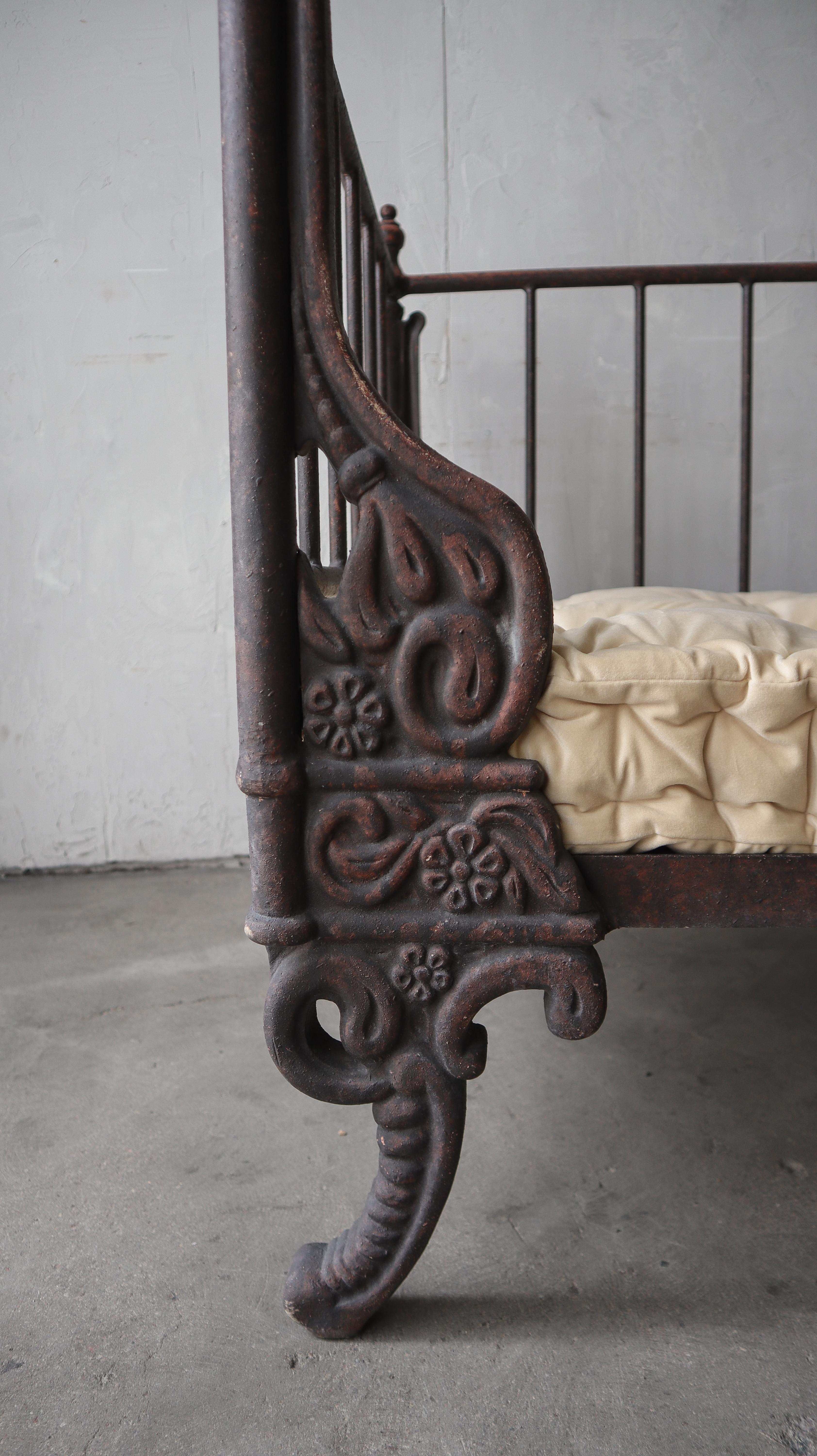 Antique French Style Aged Cast Metal Daybed Bench For Sale 5