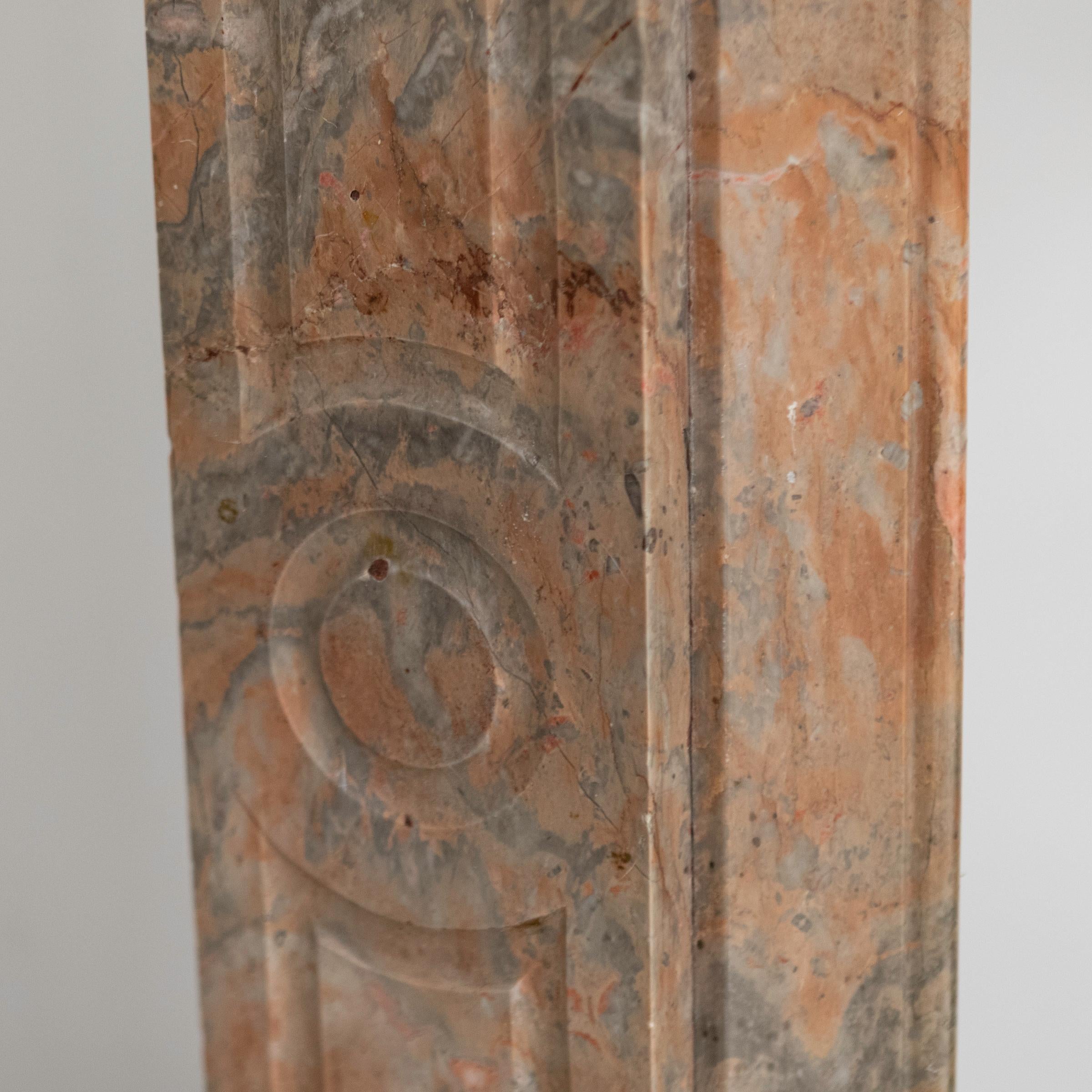 Antique French Style Louis Pompadour Breche Chimenea de mármol Tallado a mano