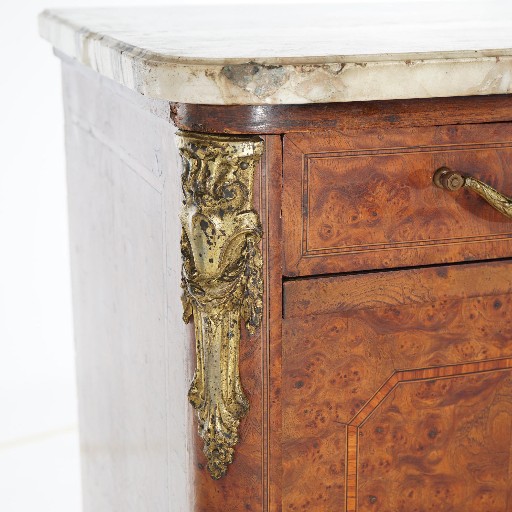 Buffet ancien de style français en marbre et broussin incrusté avec montures en métal doré en vente 11