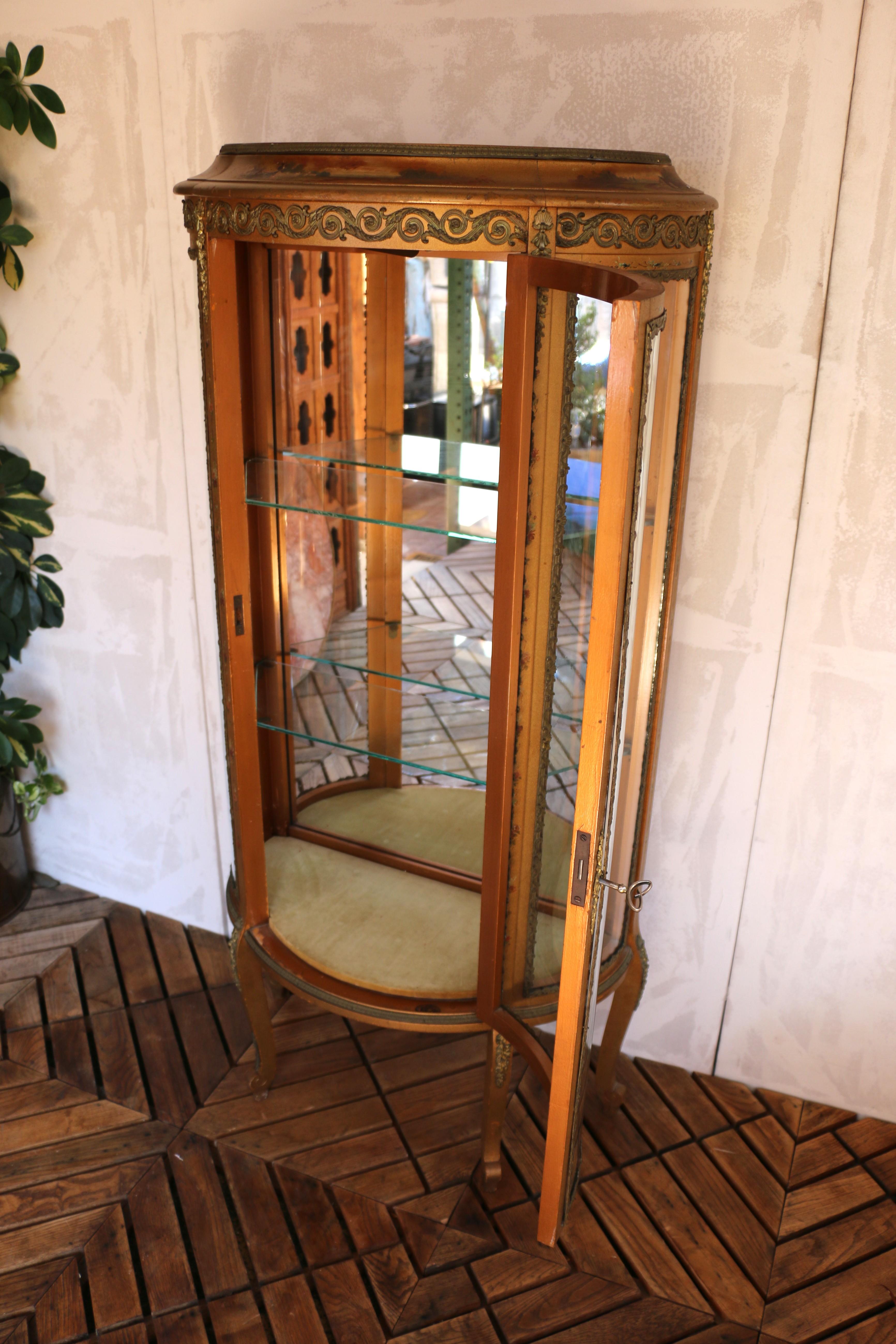 Vitrina antigua de estilo francés, años 20 en venta 5