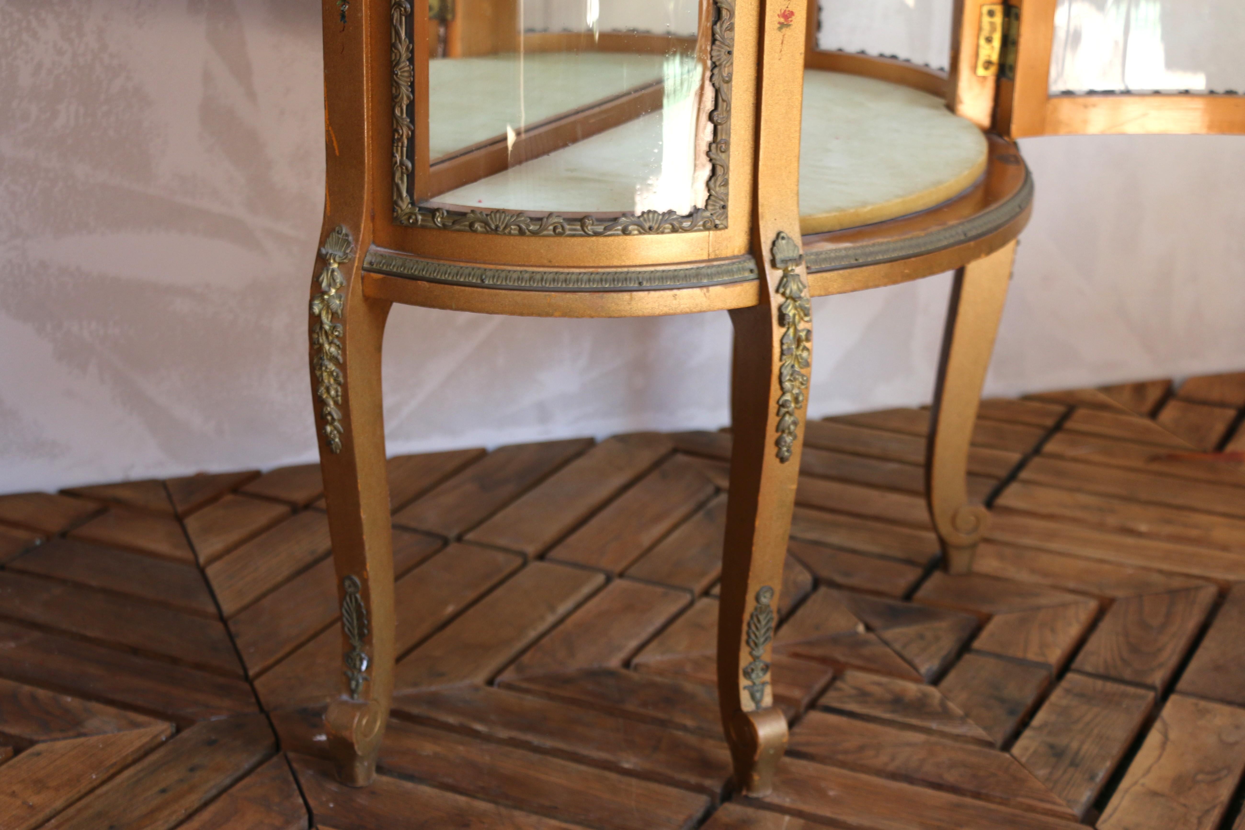 Vitrina antigua de estilo francés, años 20 en venta 7