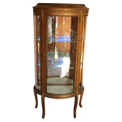 Antique French Style Vitrine Display Cabinet, années 1920