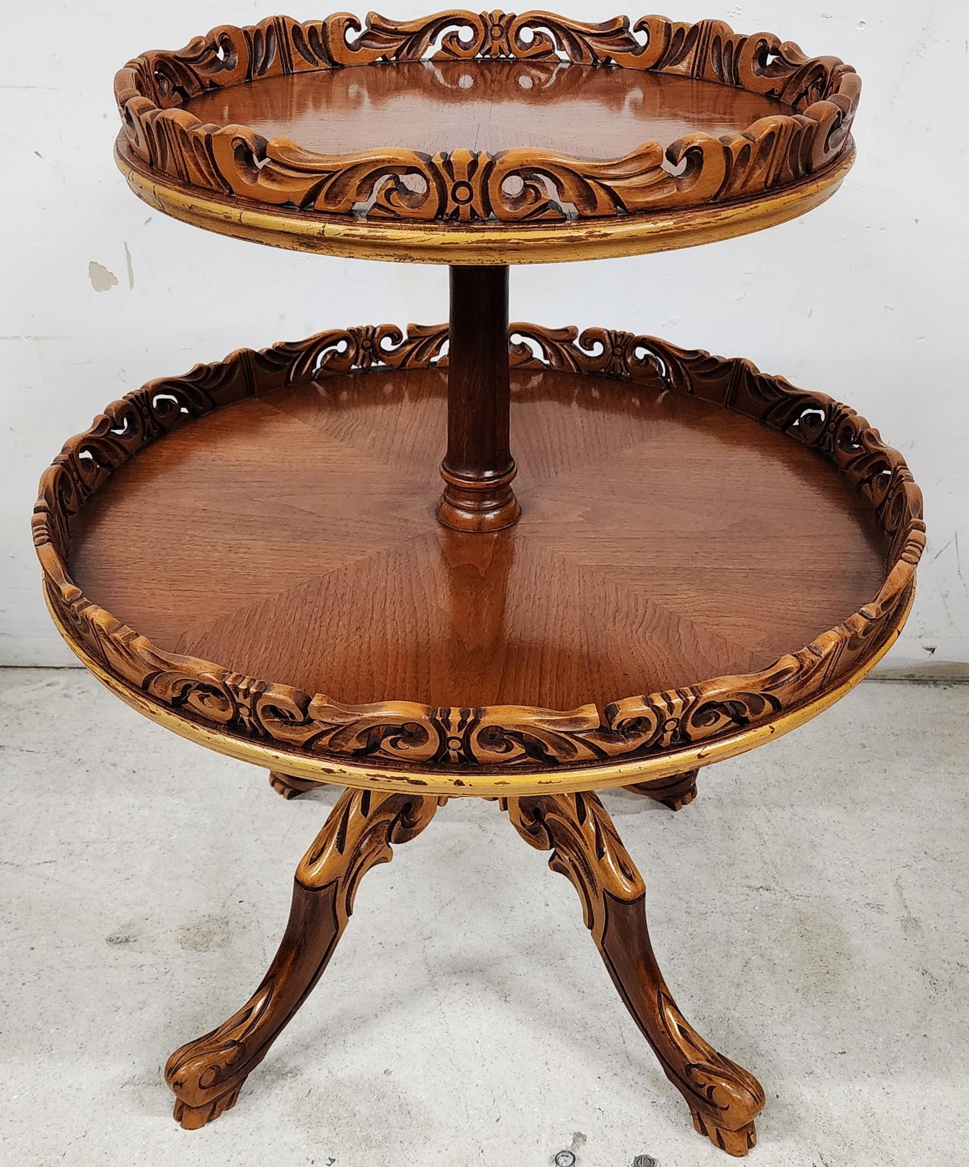 Legno Antique French Tavolo a 2 piani con montavivande in vendita