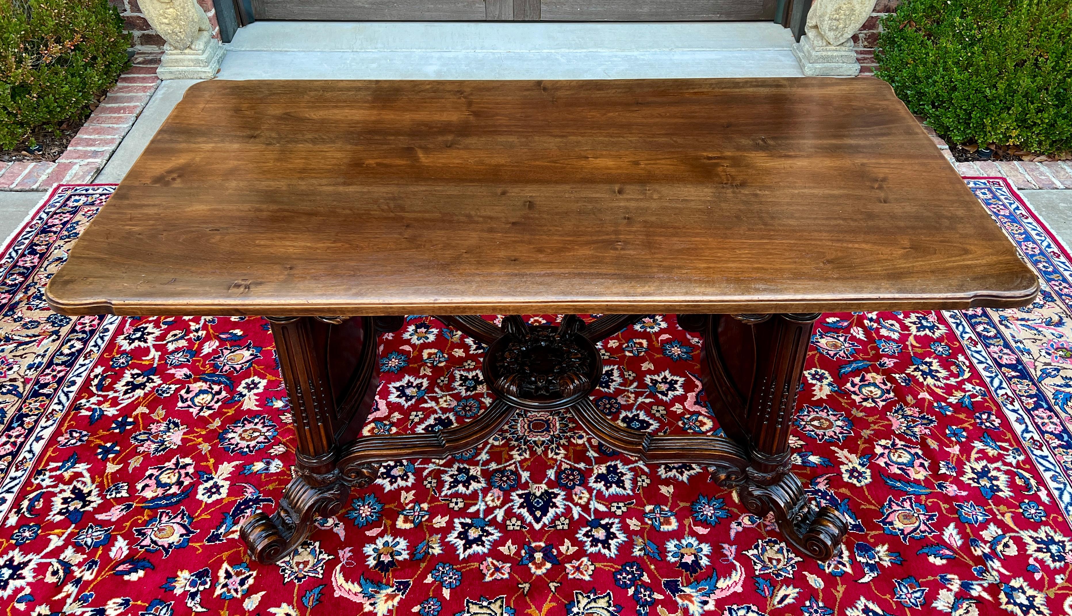 Antique French Table Dining Breakfast Table Writing Desk Carved Oak SUPERB In Good Condition For Sale In Tyler, TX