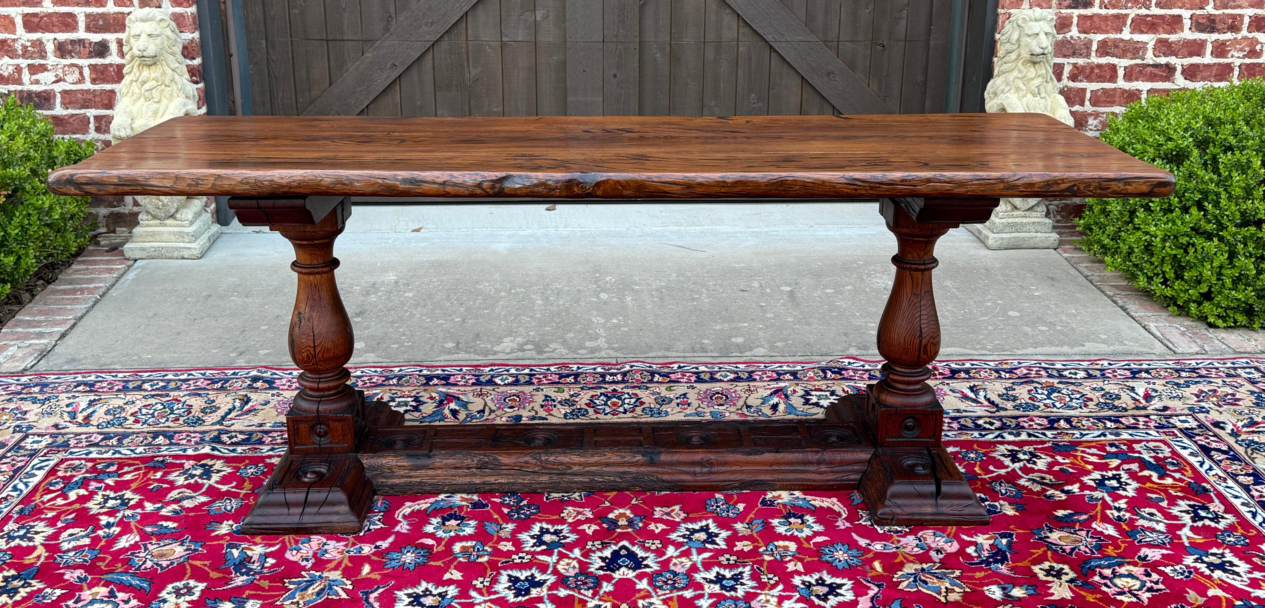 HERMOSA Mesa de Comedor Antigua Francesa de Monasterio de Monjes de Roble con Base de Caballete Tallada de Balaustre Único y Camilla~~79,5