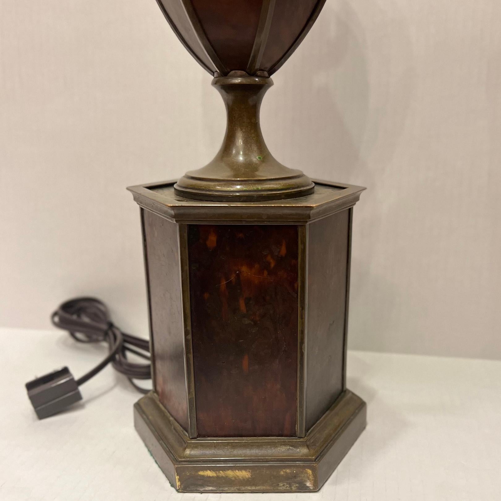 Lampe de table française d'antiquités Bon état - En vente à New York, NY