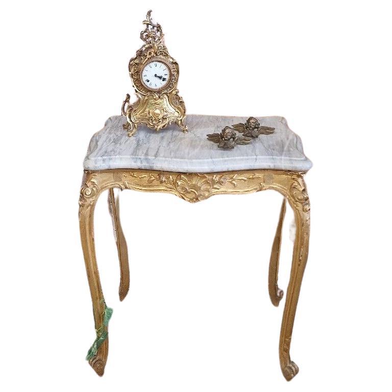 Table française ancienne de style Louis XV avec plateau en marbre en vente