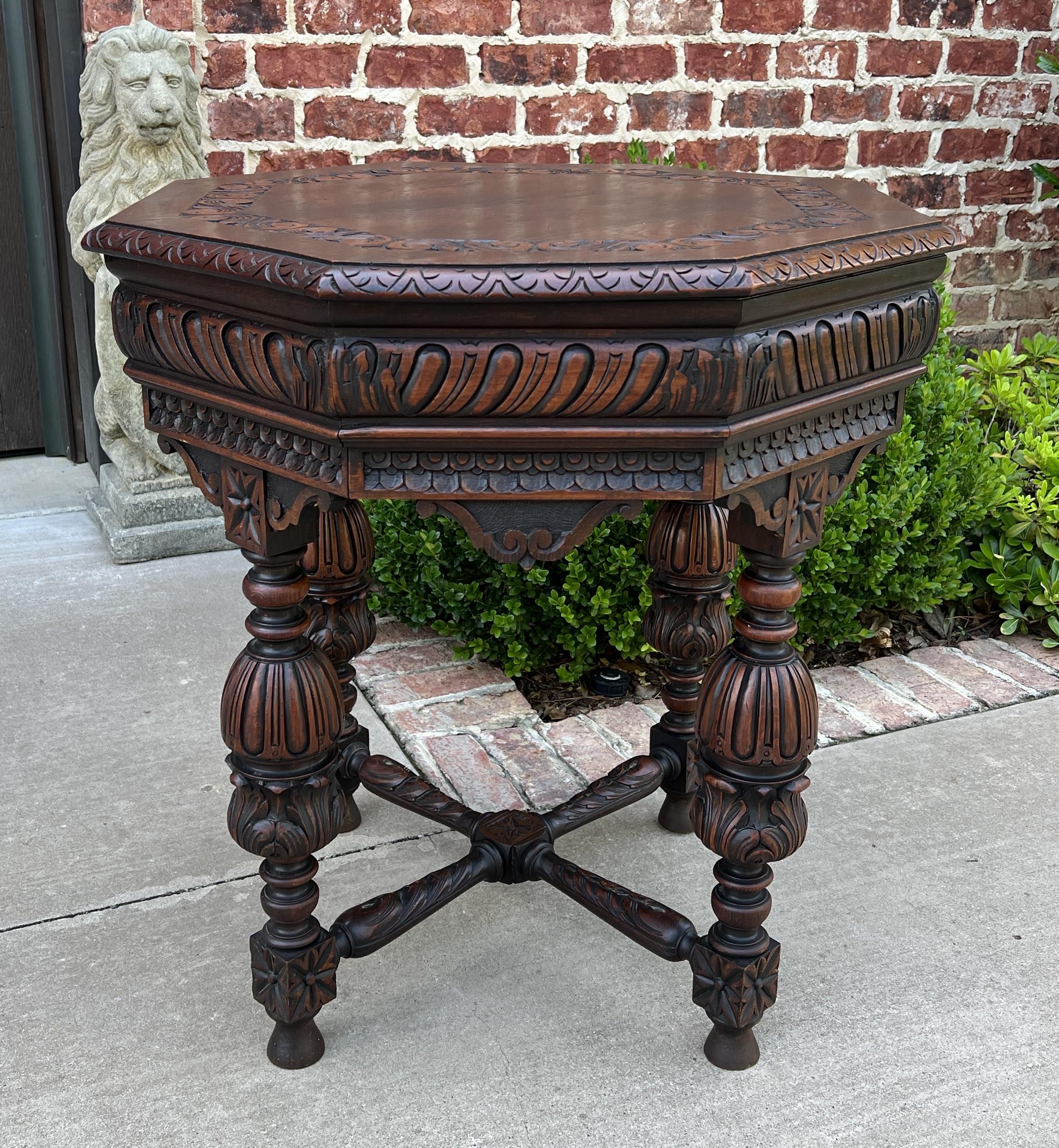 Antique French Table Octagonal Renaissance Revival Carved Oak, 19th Century For Sale 11