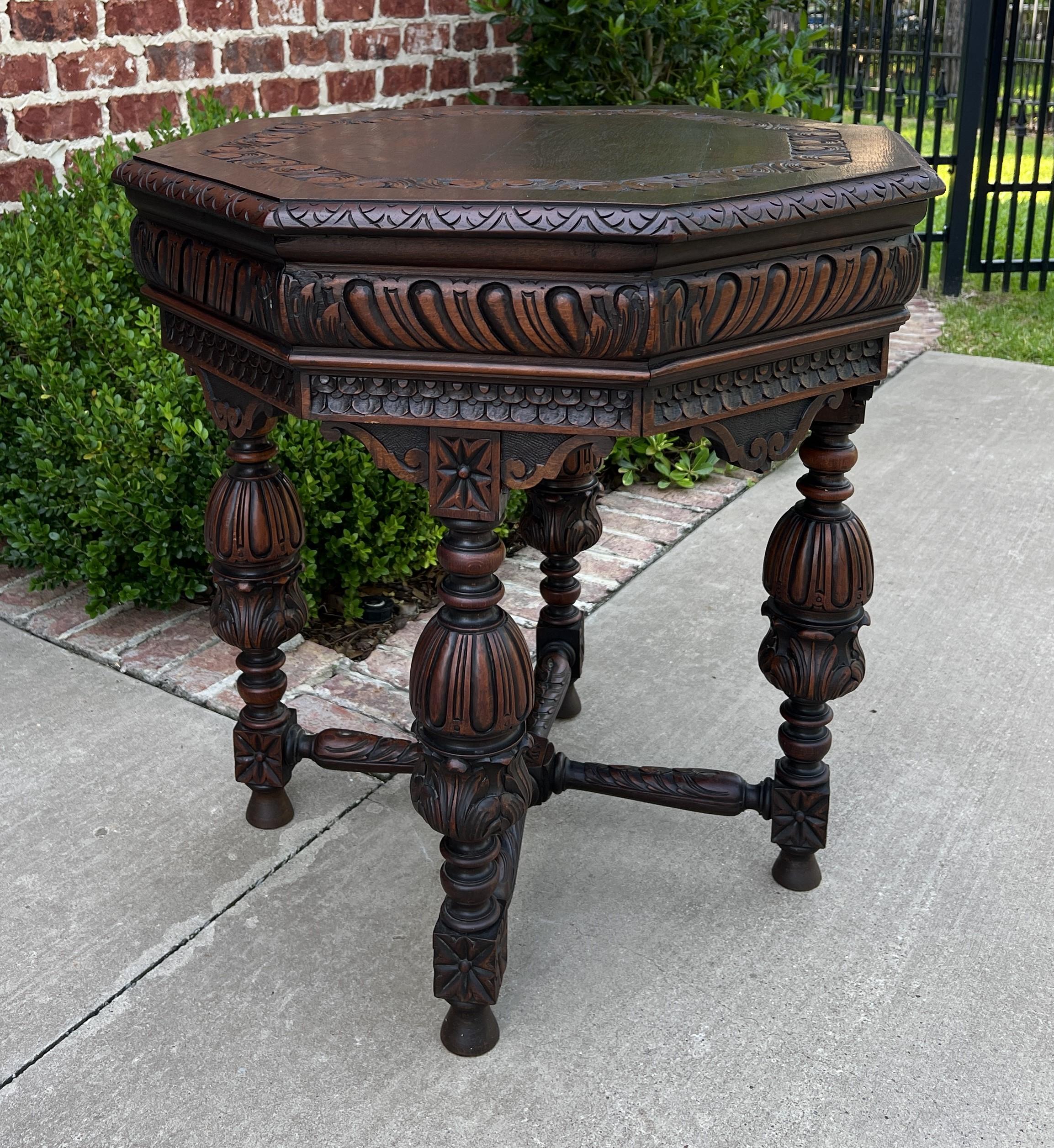 Antique French Table Octagonal Renaissance Revival Carved Oak, 19th Century For Sale 14