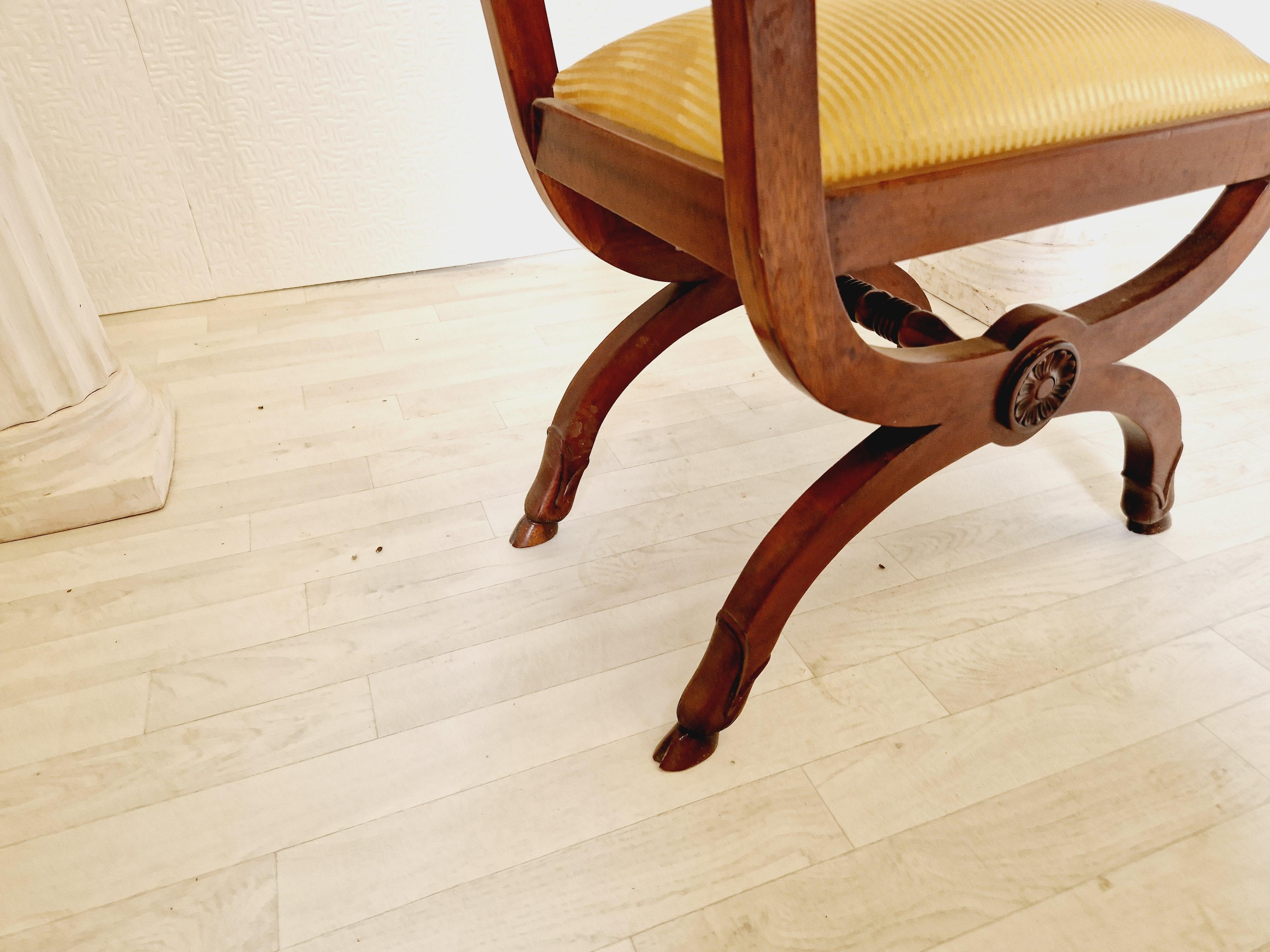 Intagliato a mano Sedile Tabouret francese antico in vendita