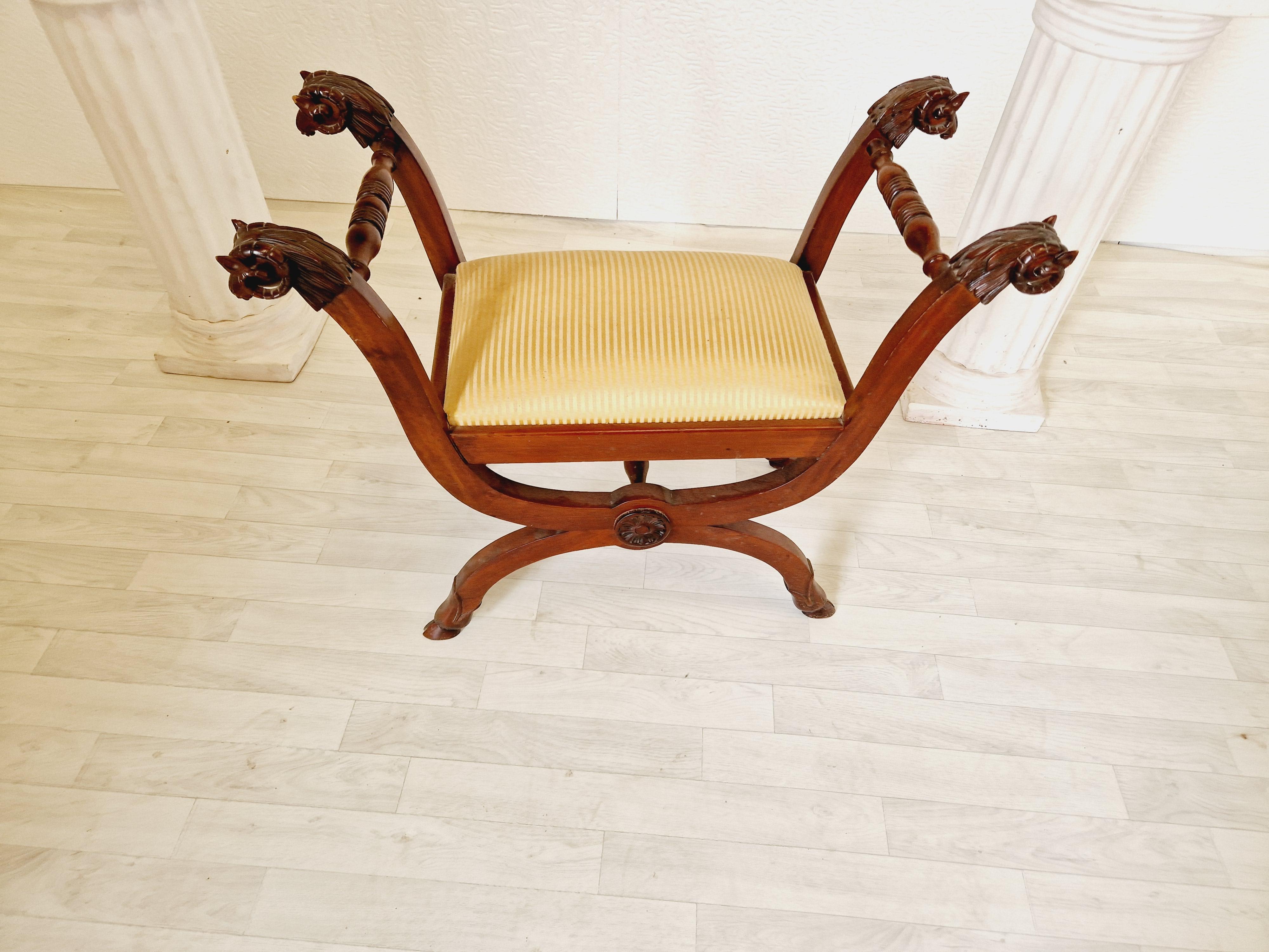 Legno massiccio Sedile Tabouret francese antico in vendita