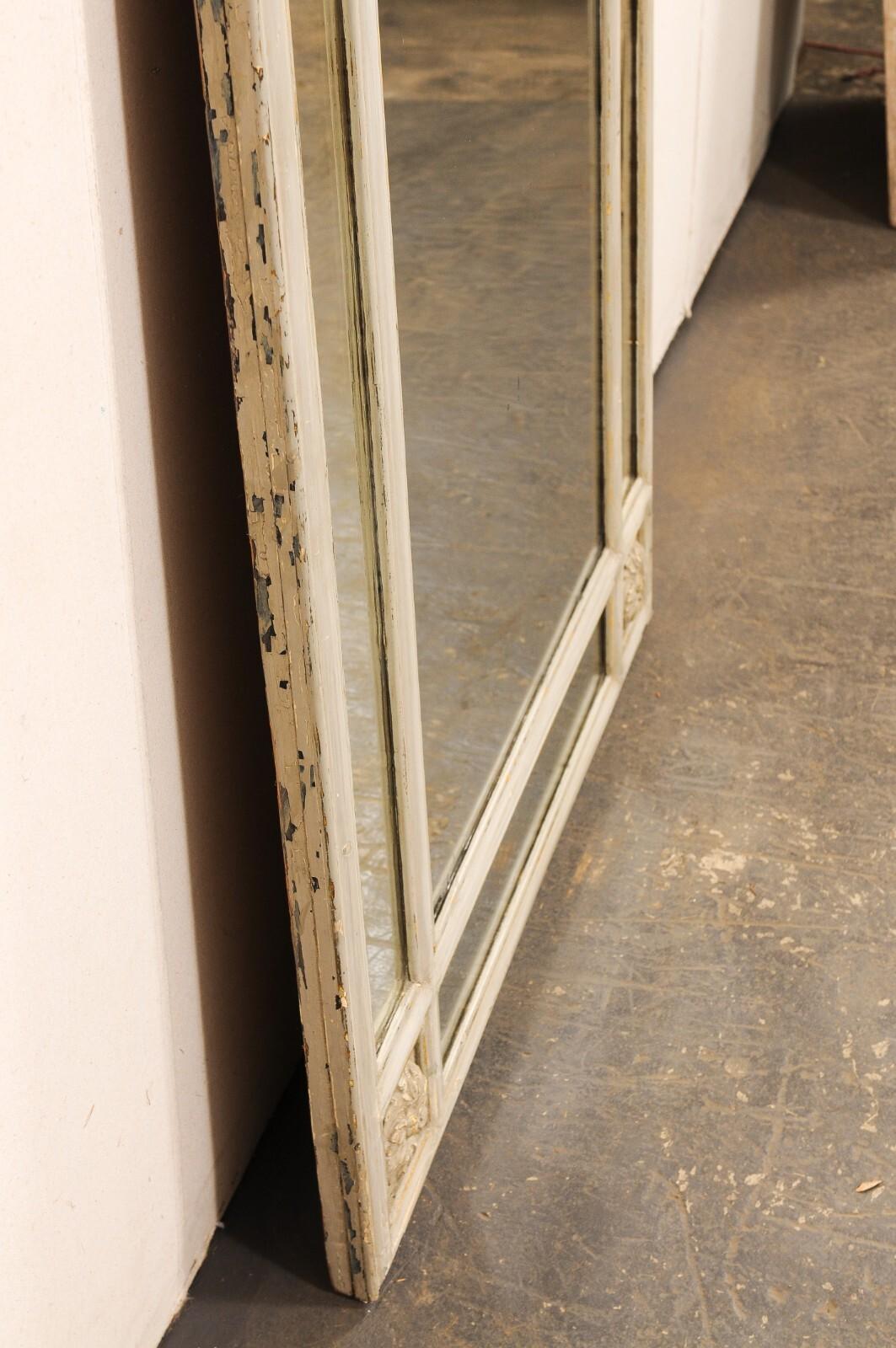 Antique Mirror francese a pannello in vetro alto con accenti di medaglioni floreali in vendita 7