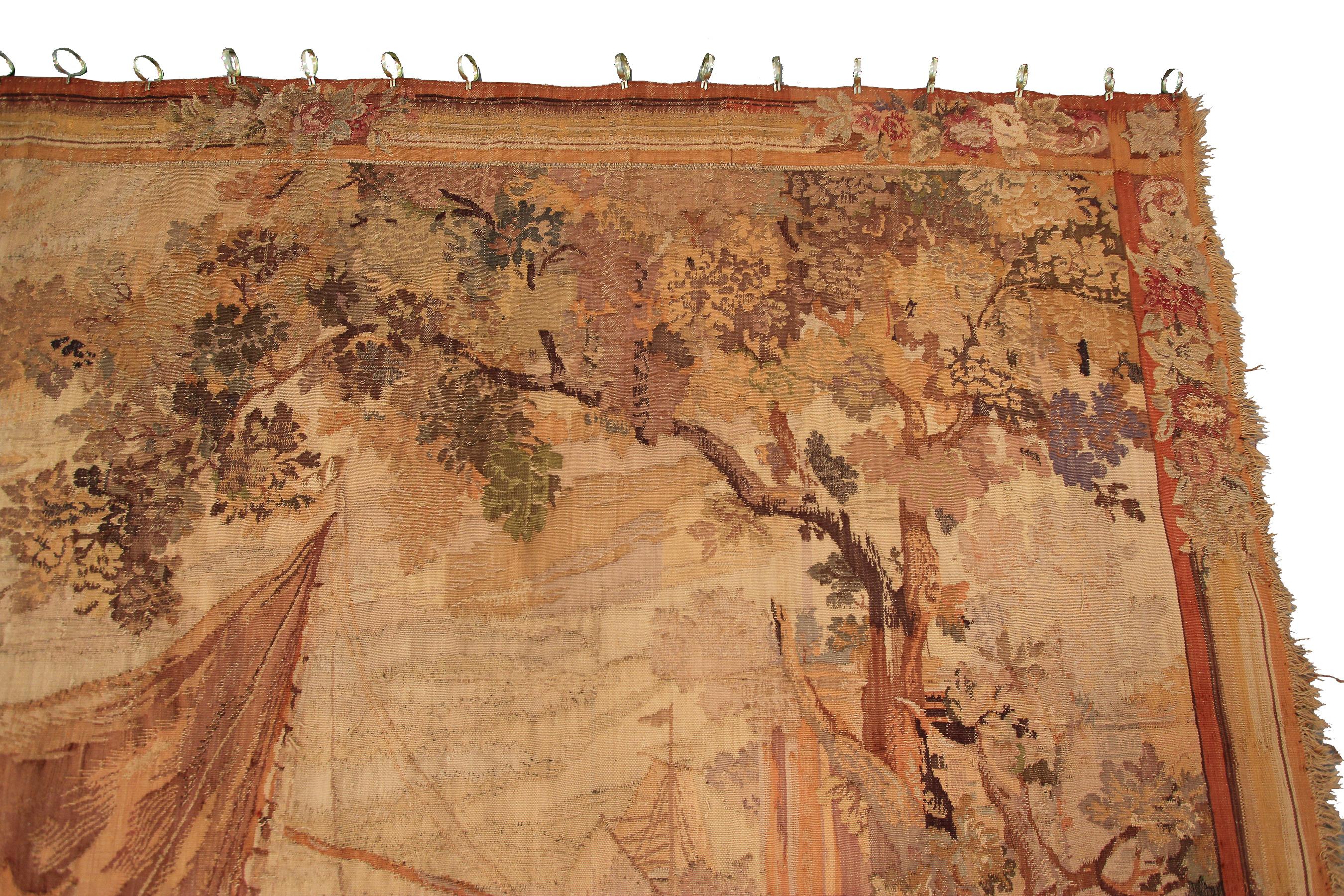 Antiker französischer Wandteppich feiner quadratischer Fischer Verdure 224x239cm Beige 8x8 C.1890 (Handgewebt) im Angebot