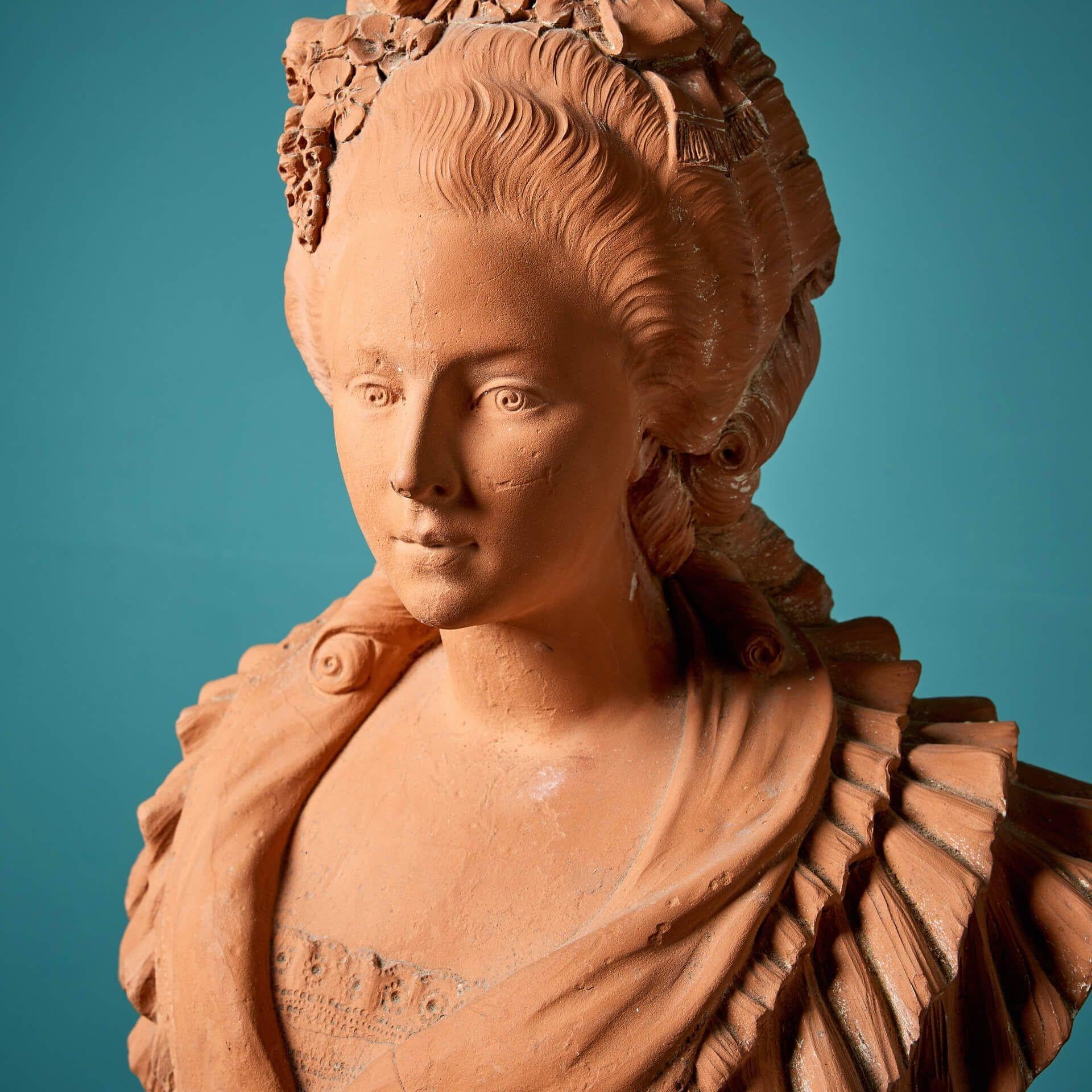 Antique French Busto de terracota de Marie Antoinette Francés en venta