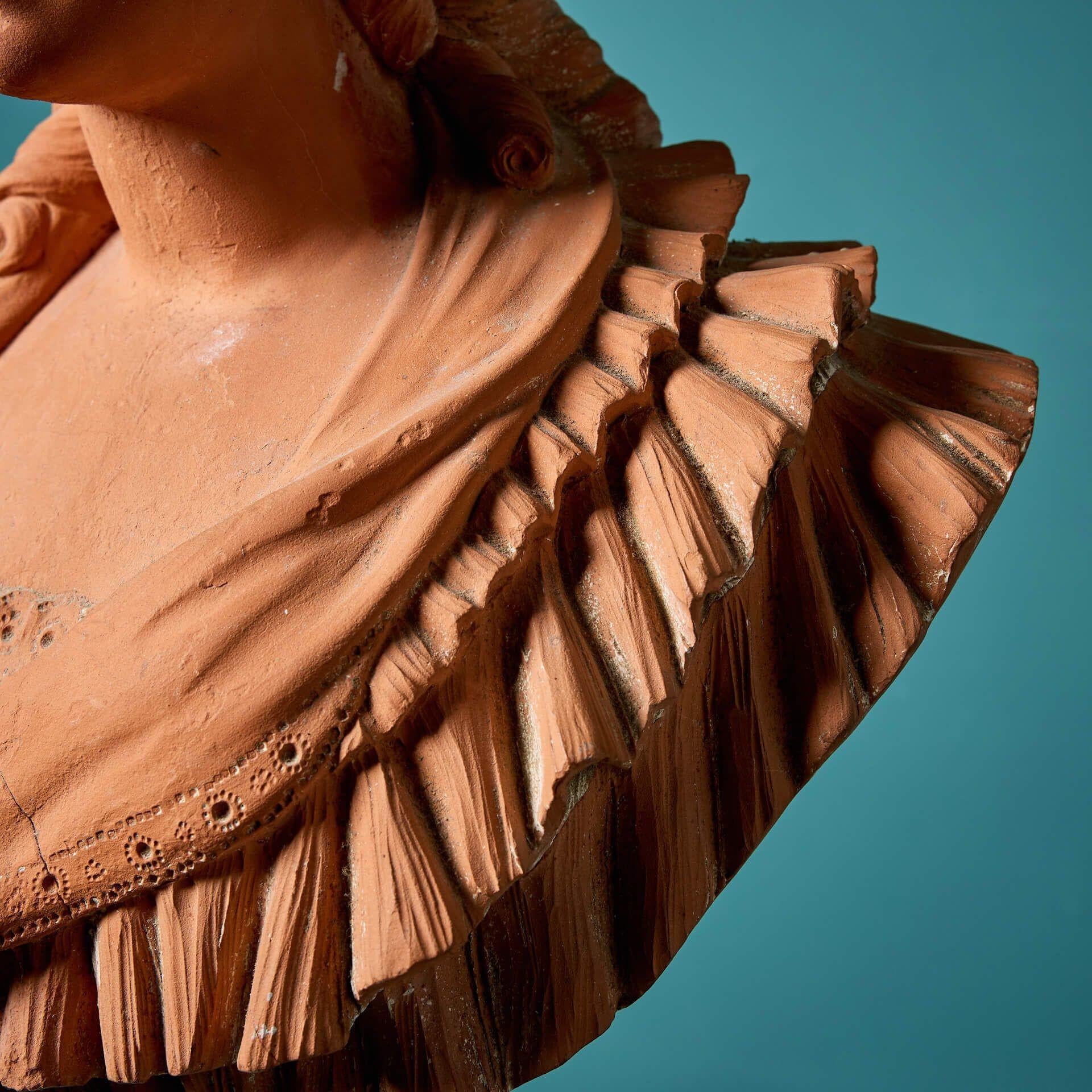 Antique French Busto de terracota de Marie Antoinette Tallado a mano en venta