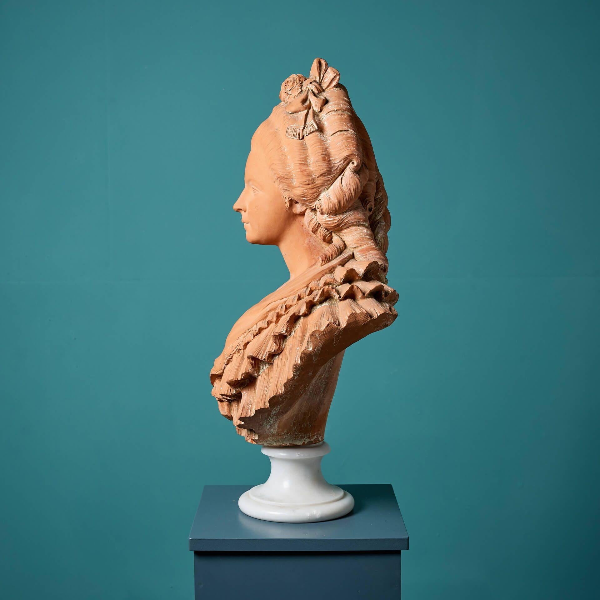 Antique French Busto de terracota de Marie Antoinette en Bastante bueno estado para la venta en Wormelow, Herefordshire
