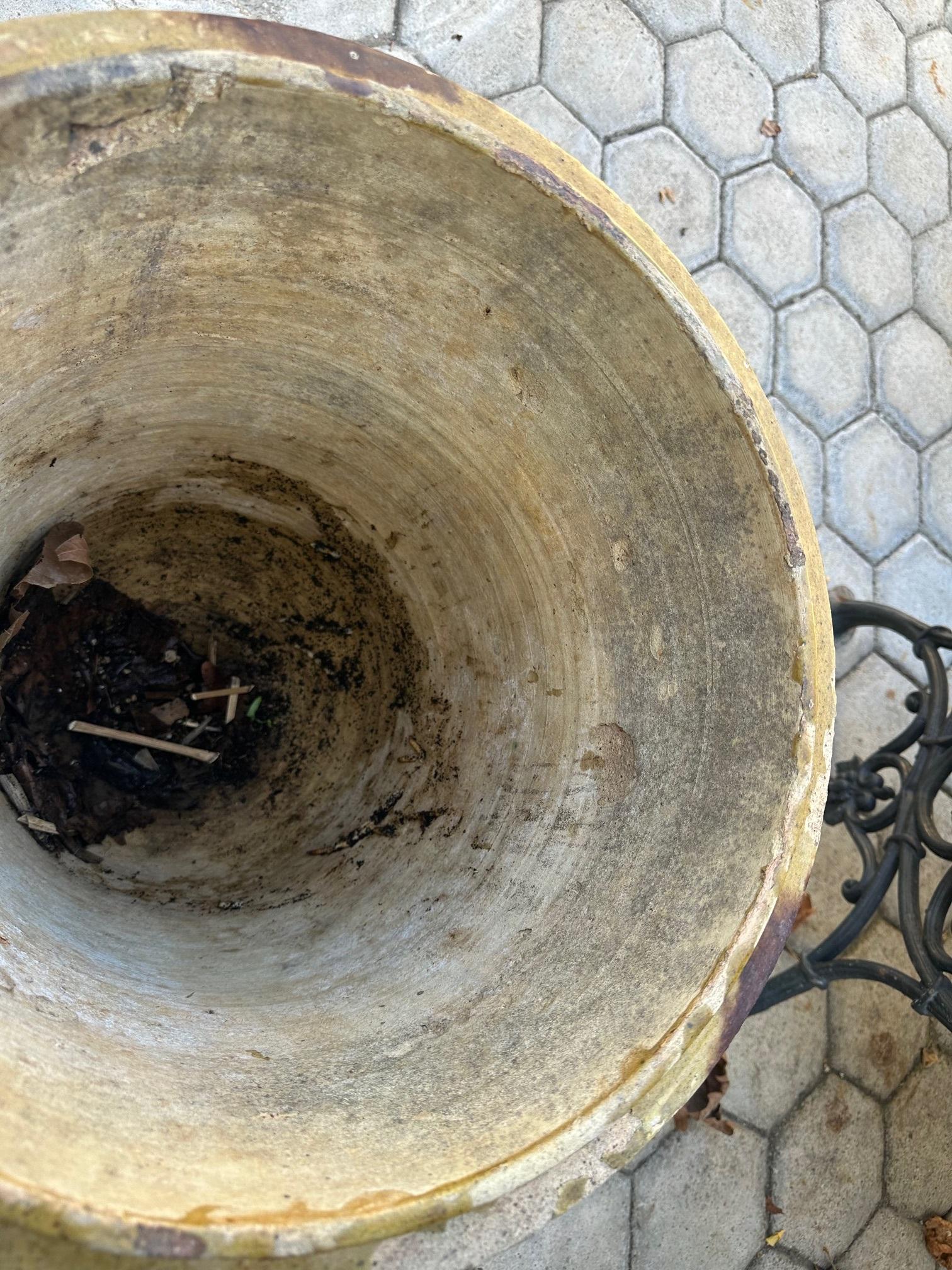 Antike Französisch Terrakotta Pflanzer Anduze Farbe Übertopf jardinière Urne Topf LA CA . Schöne handgefertigte 19. Jahrhundert Steingut Terrakotta glasiert Anduze von Valence Drôme  Frankreich Signiert Bezier Freres jar Variegated Pflanzer in grün