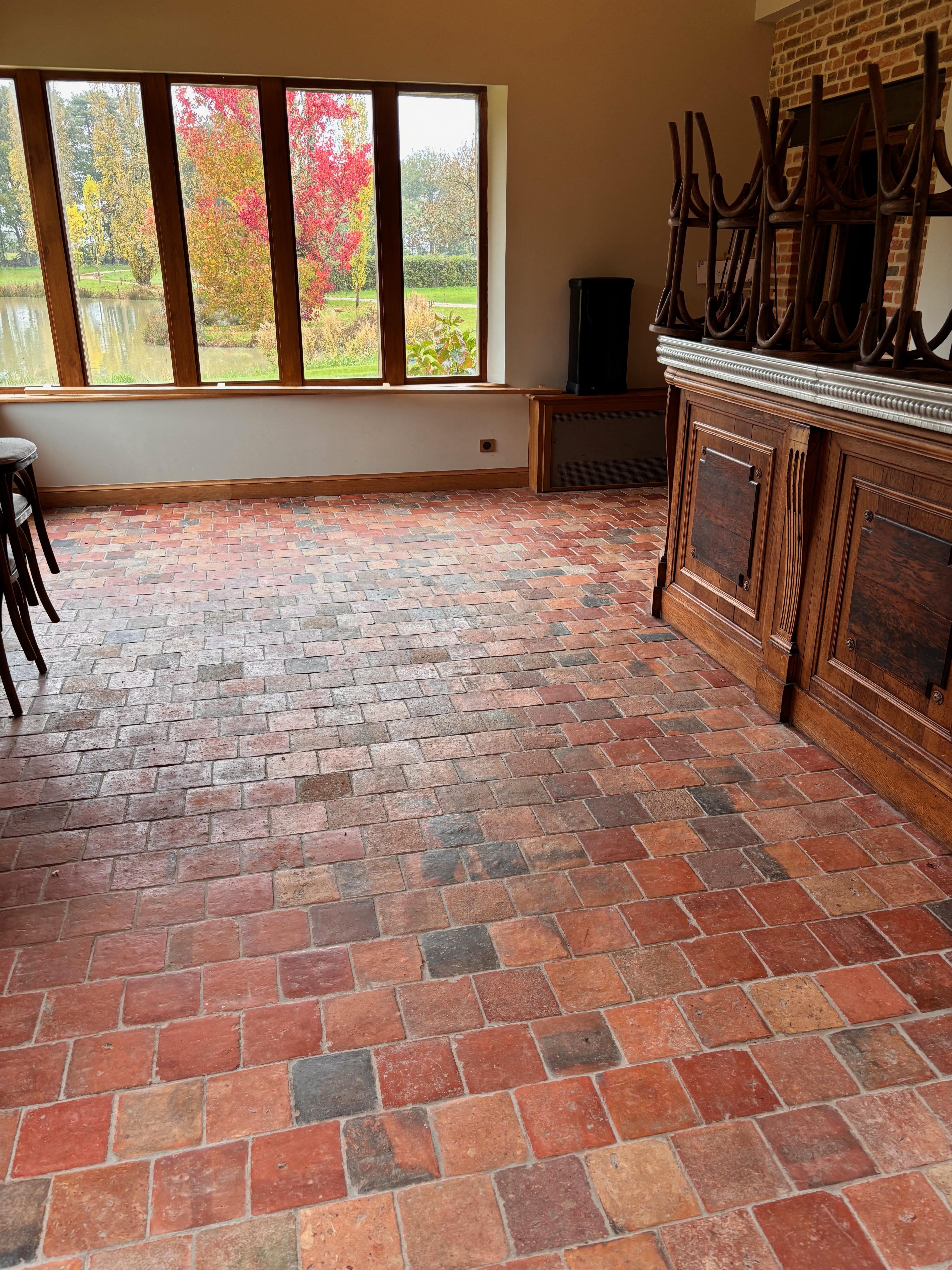 Tiles français anciens en terre cuite (17-18-19e siècles) en vente 4