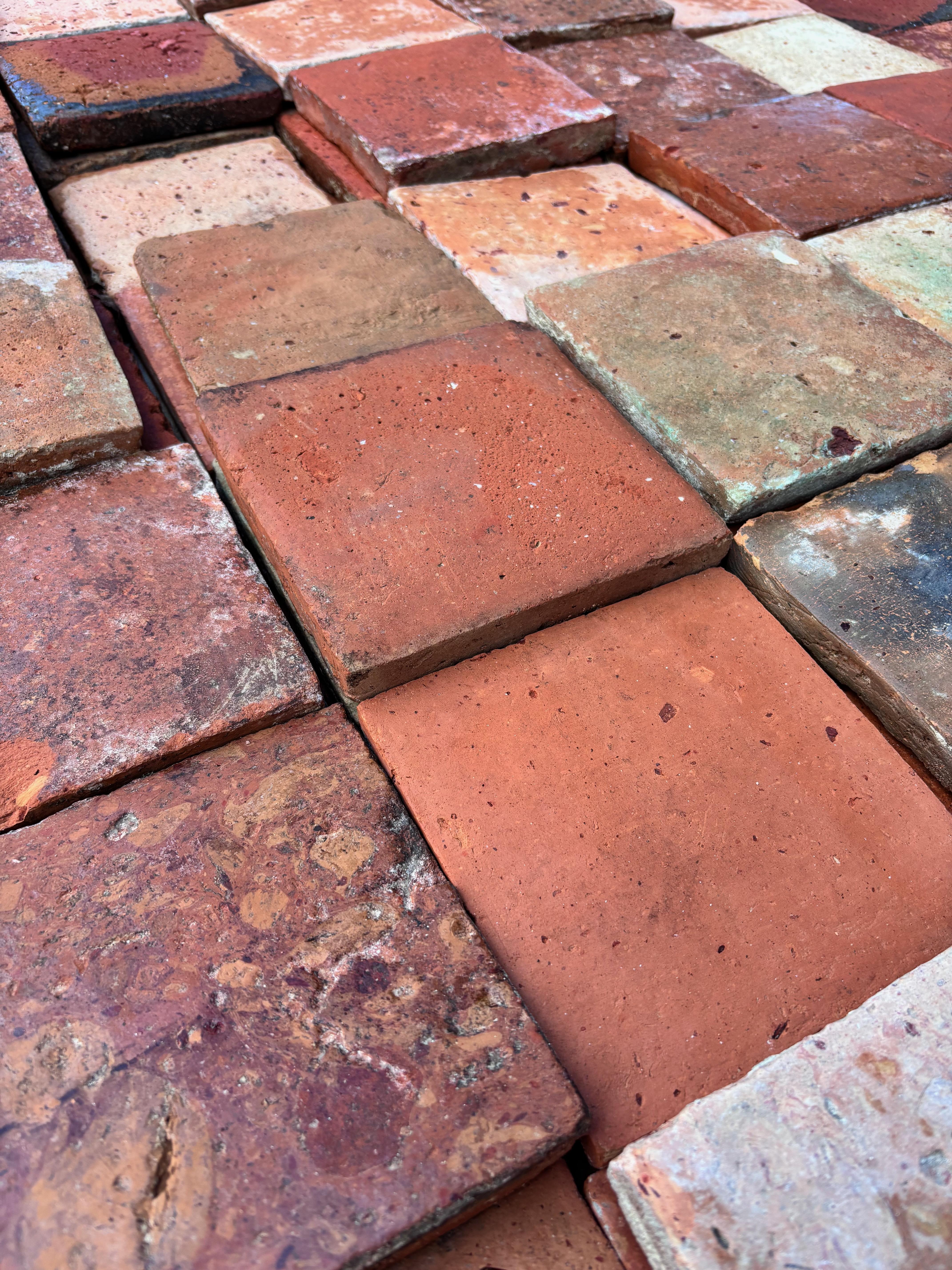 Tiles français anciens en terre cuite (17-18-19e siècles) en vente 1