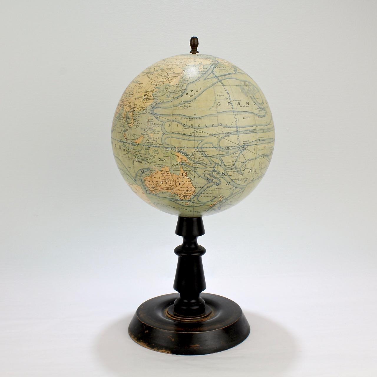 Français Globe terrestre français ancien sur socle en bois par J. Forest of Paris
